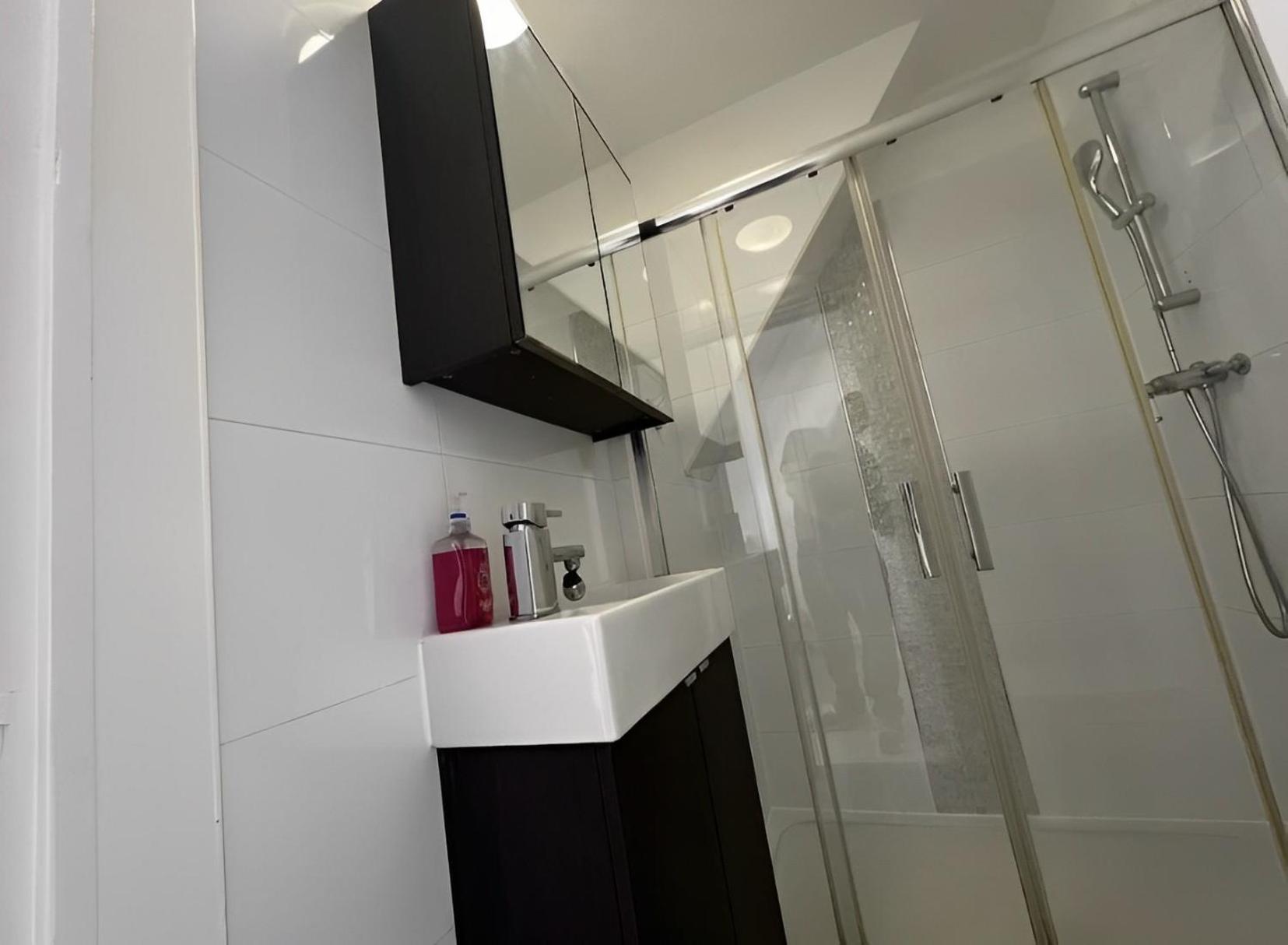 Compact Loftstudio For 4 People Shepherdsbush London Nearcentre Appartement