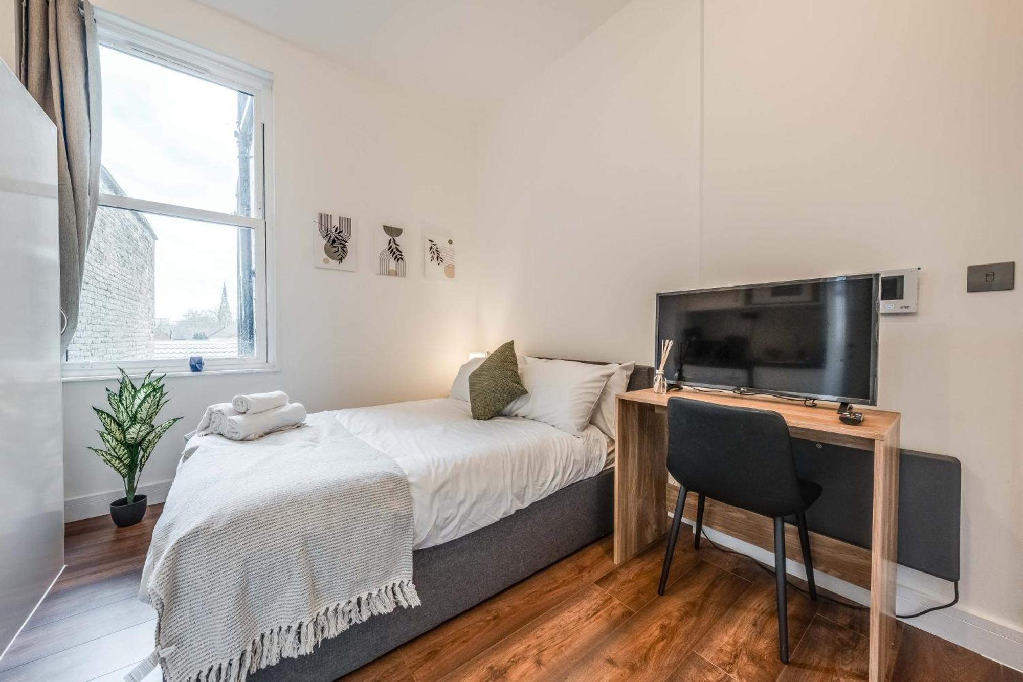 Camberwell High Spec 6-studio Unit Block *
