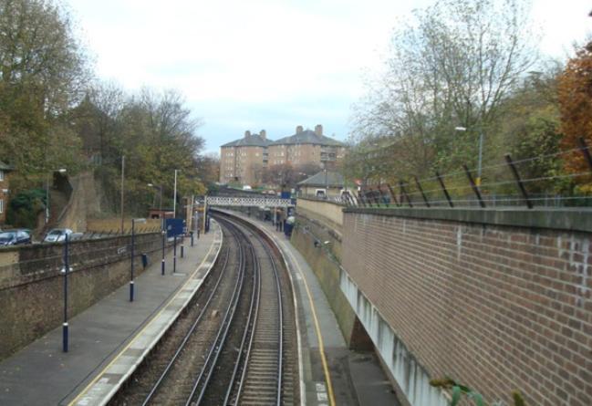 Cozy En-suite Stay, Steps From Elizabeth Line Appartement