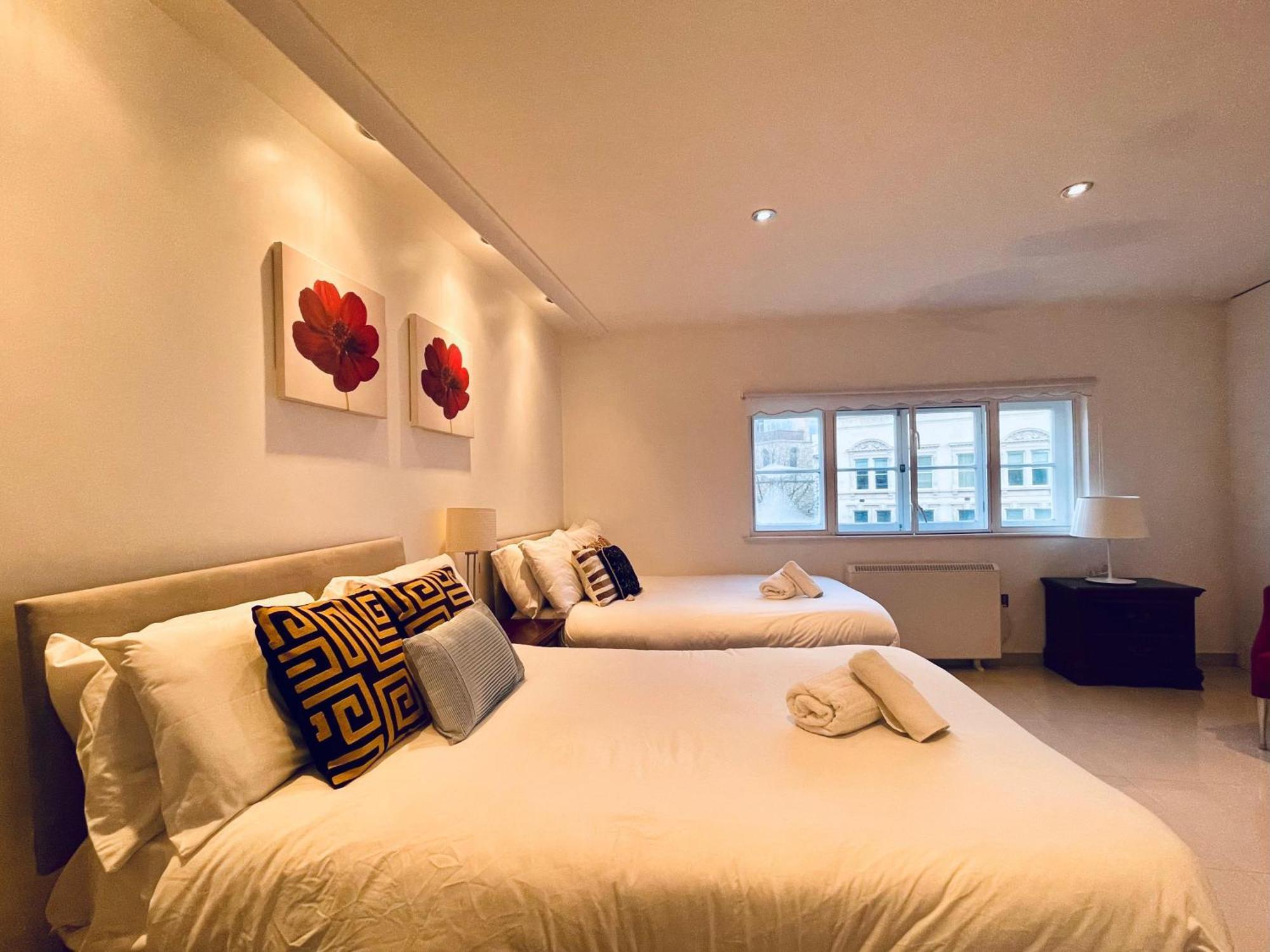 Cozystays St Paul Farringdon * Londen
