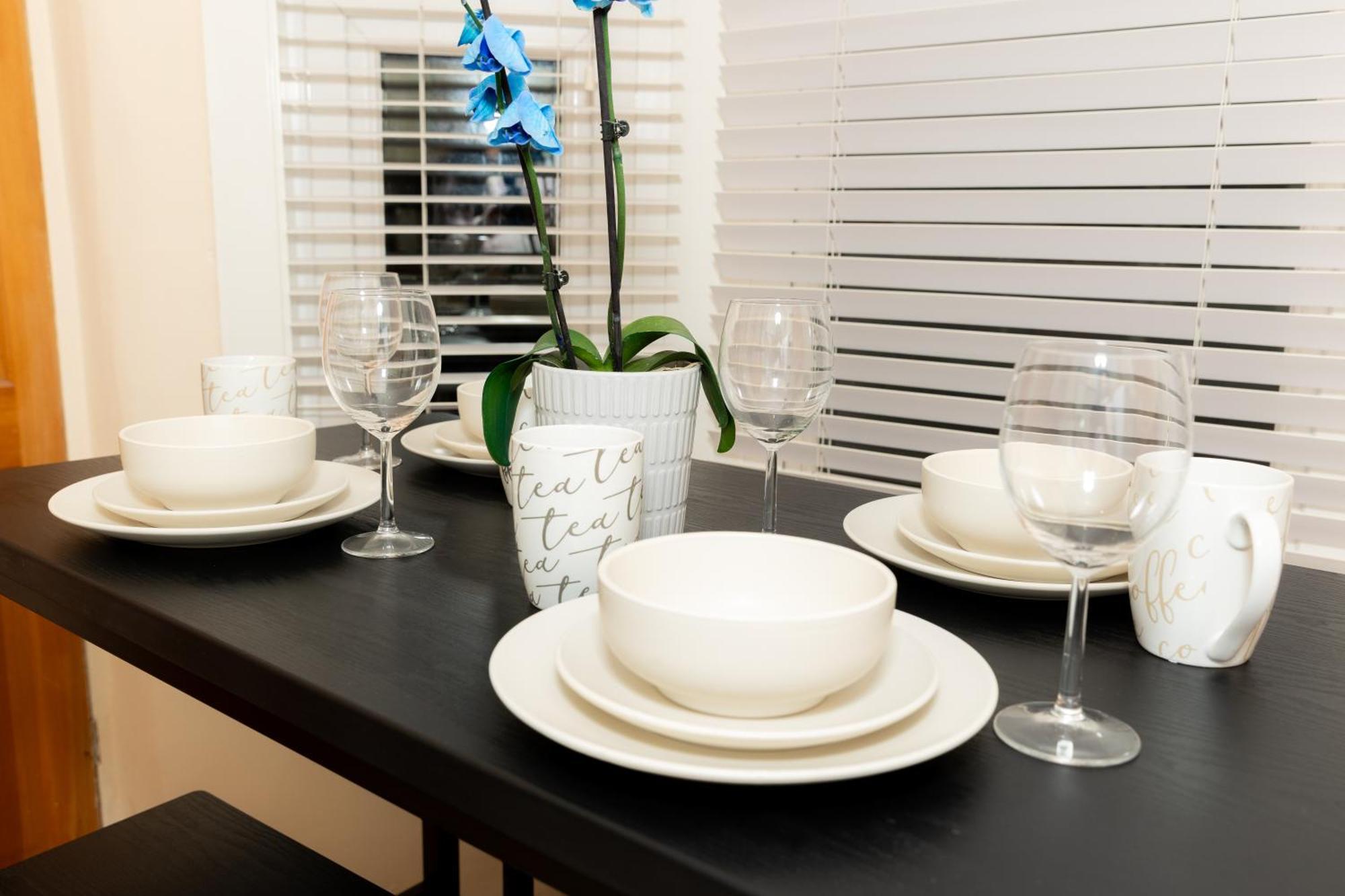 Cosy Turkey Oak Flat In Hackney *