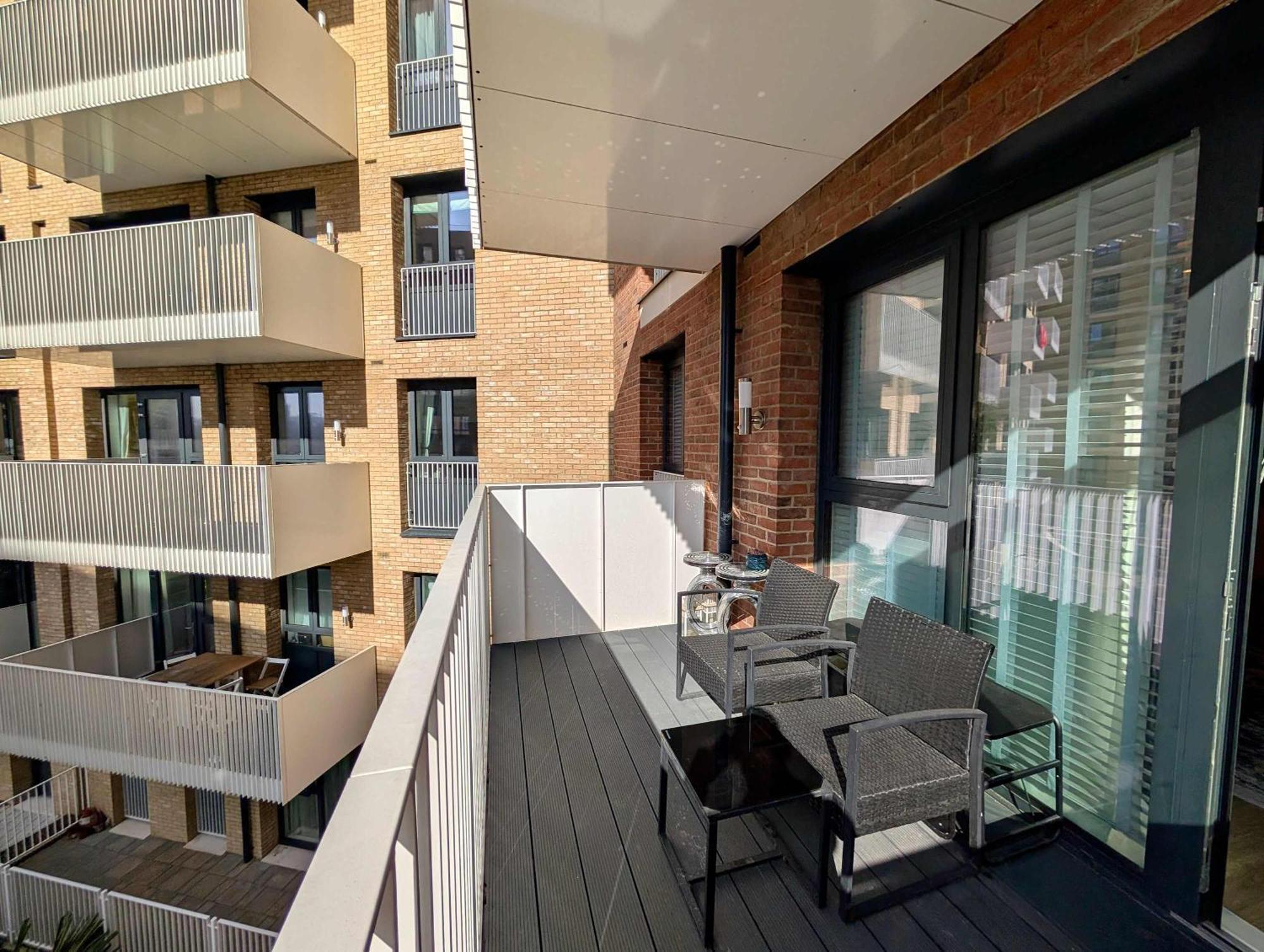 Modern Flat With Beautiful Balcony *