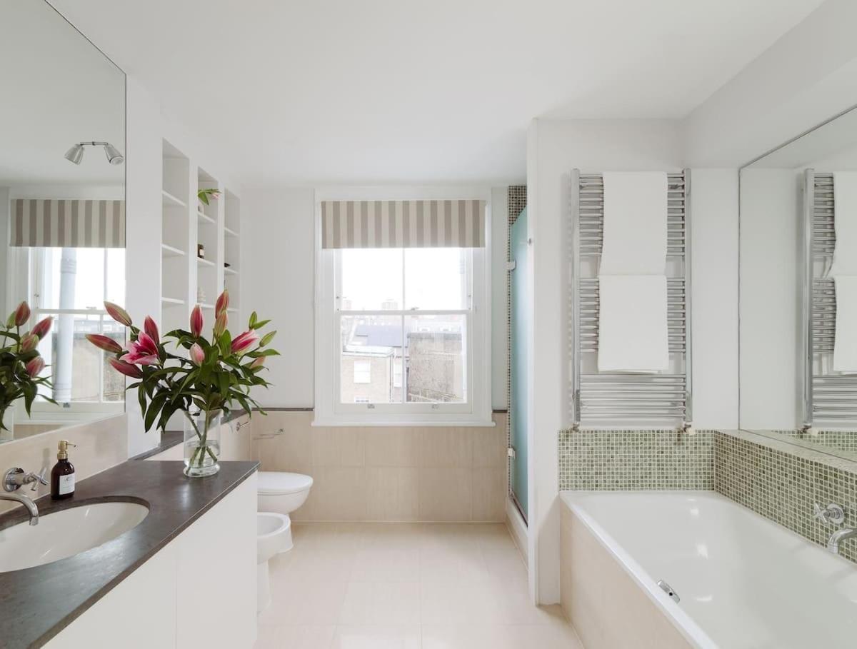 Luxury 5-bedroom Town House In Brook Hébergement de vacances *