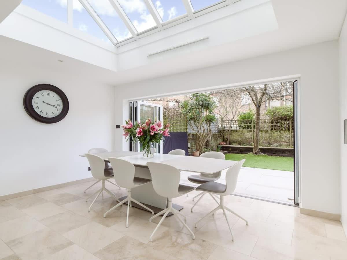 Luxury 5-bedroom Town House In Brook Hébergement de vacances Londres