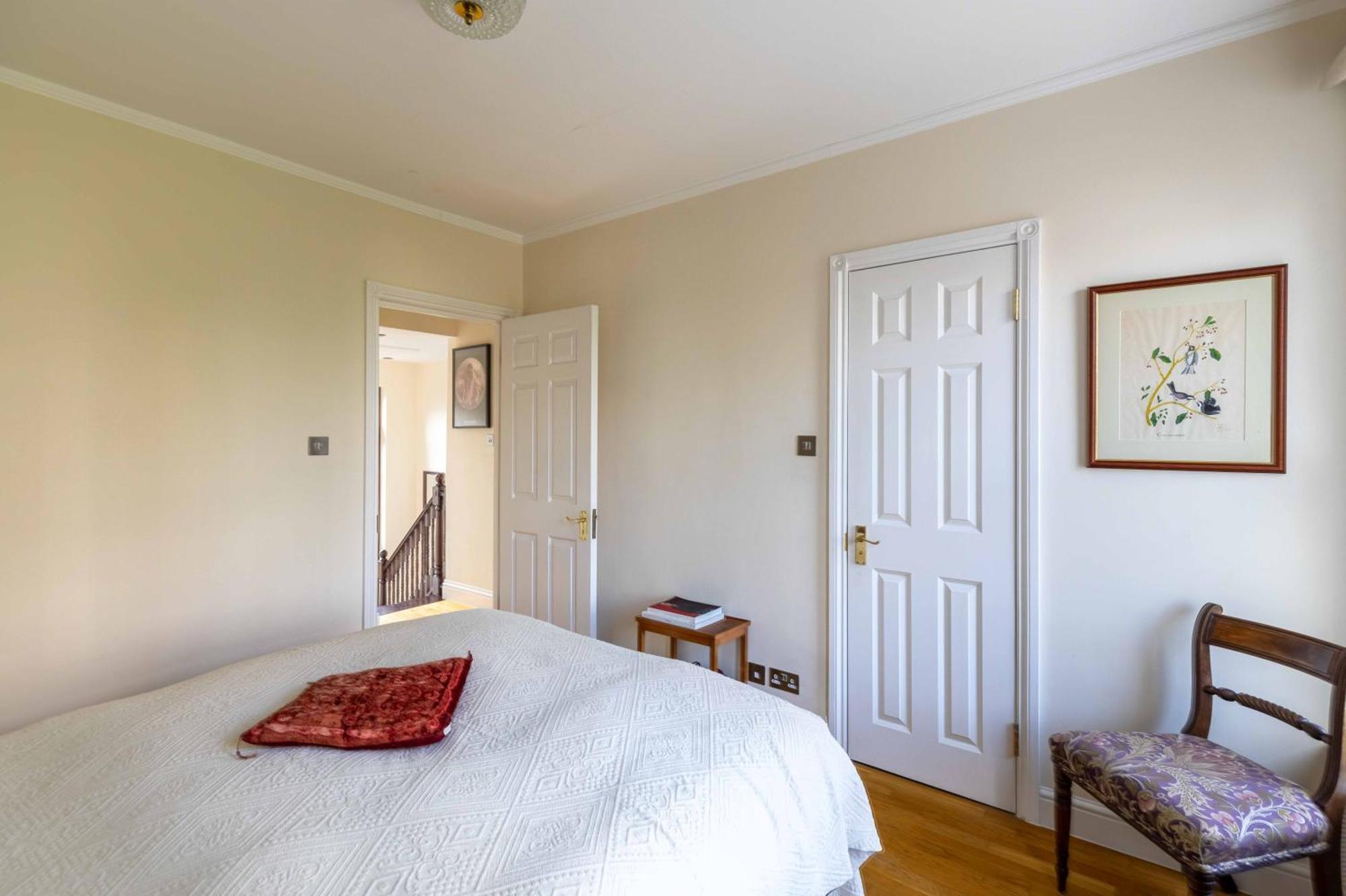 Ferienhaus Pass The Keys Charming Portobello Road London