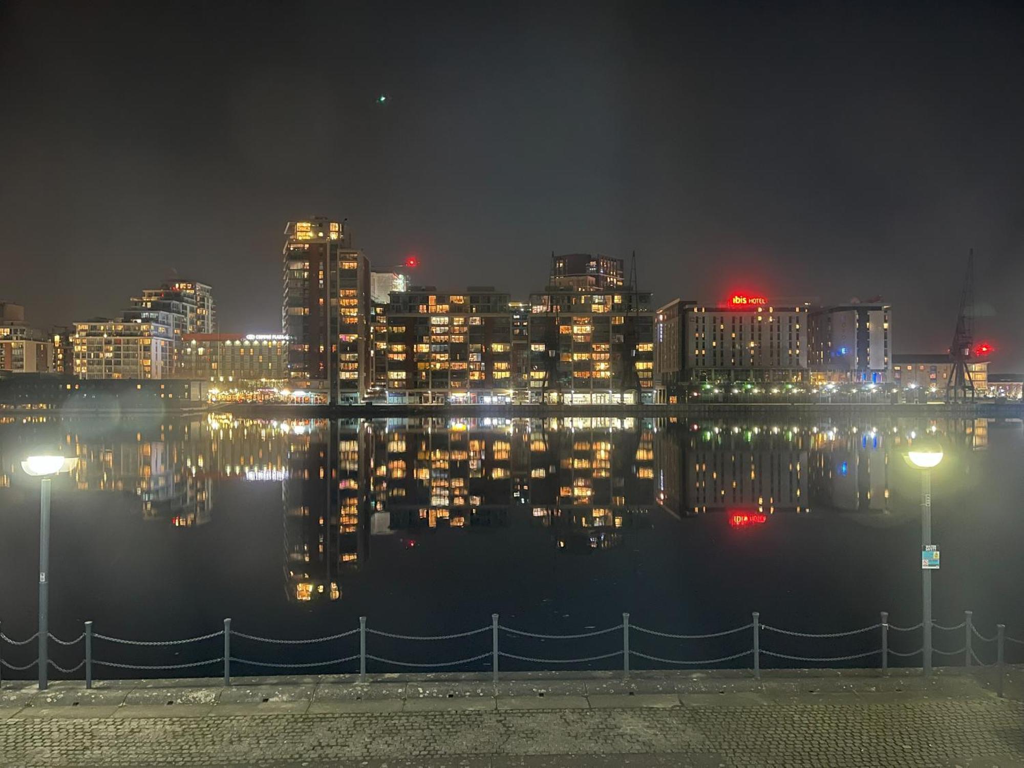 Panoramic Docklands With Waterfront Views Apartment London