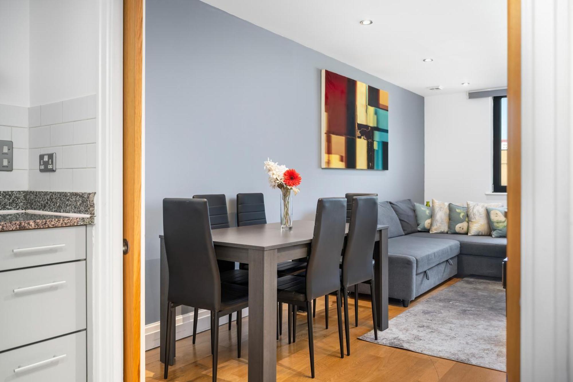 Modern Paddington Station 2 Bedroom *