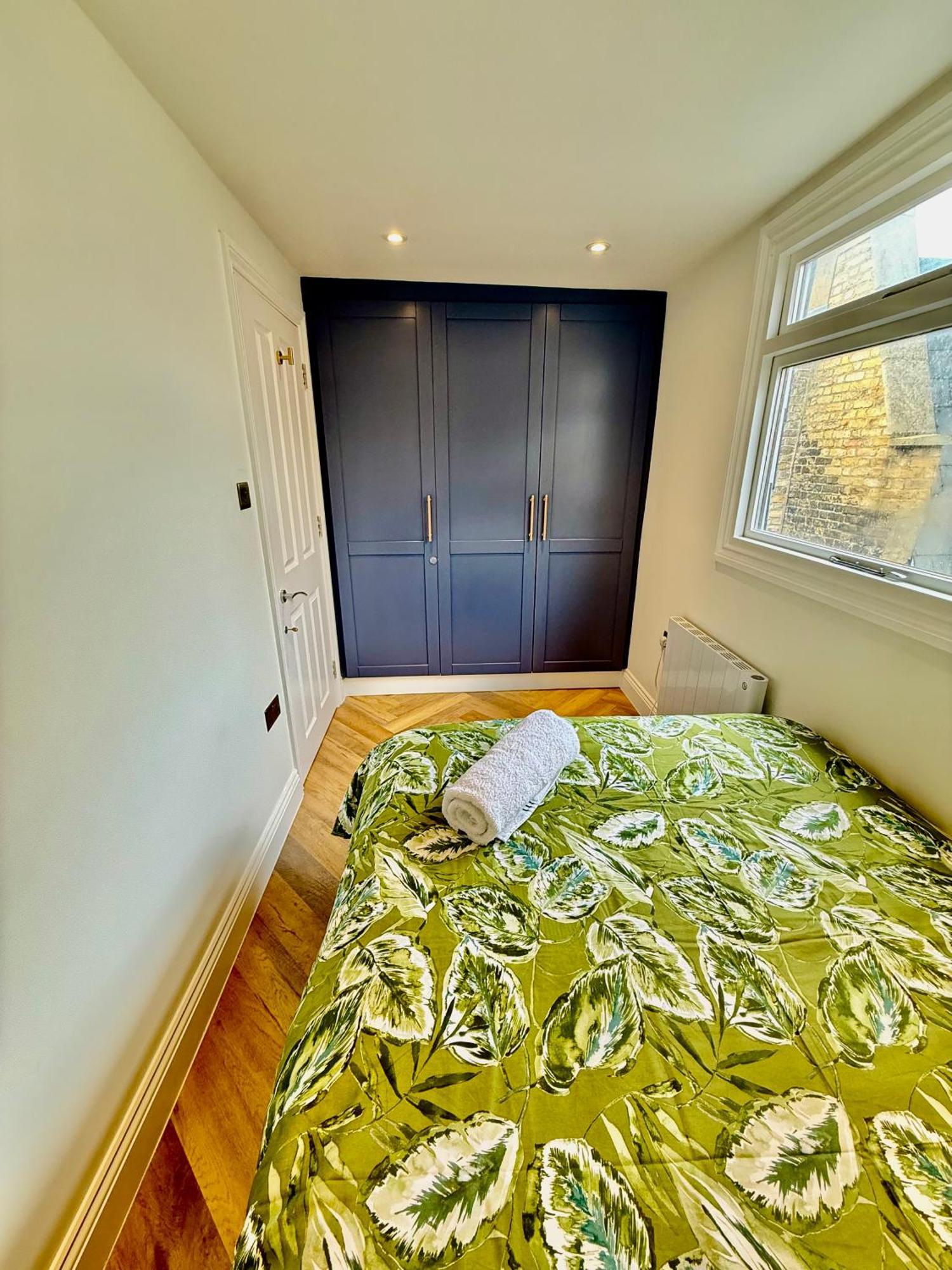 Central, Modern, Westfield, Close To Tube Station *