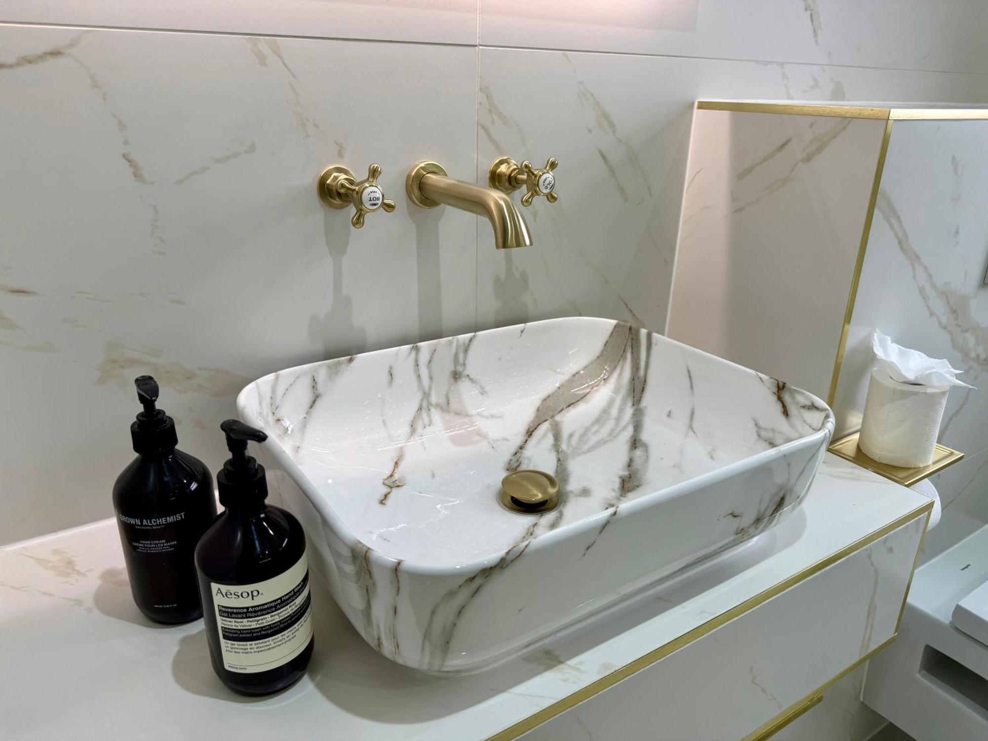 Apartamento Central, Modern, Westfield, Close To Tube Station Londres