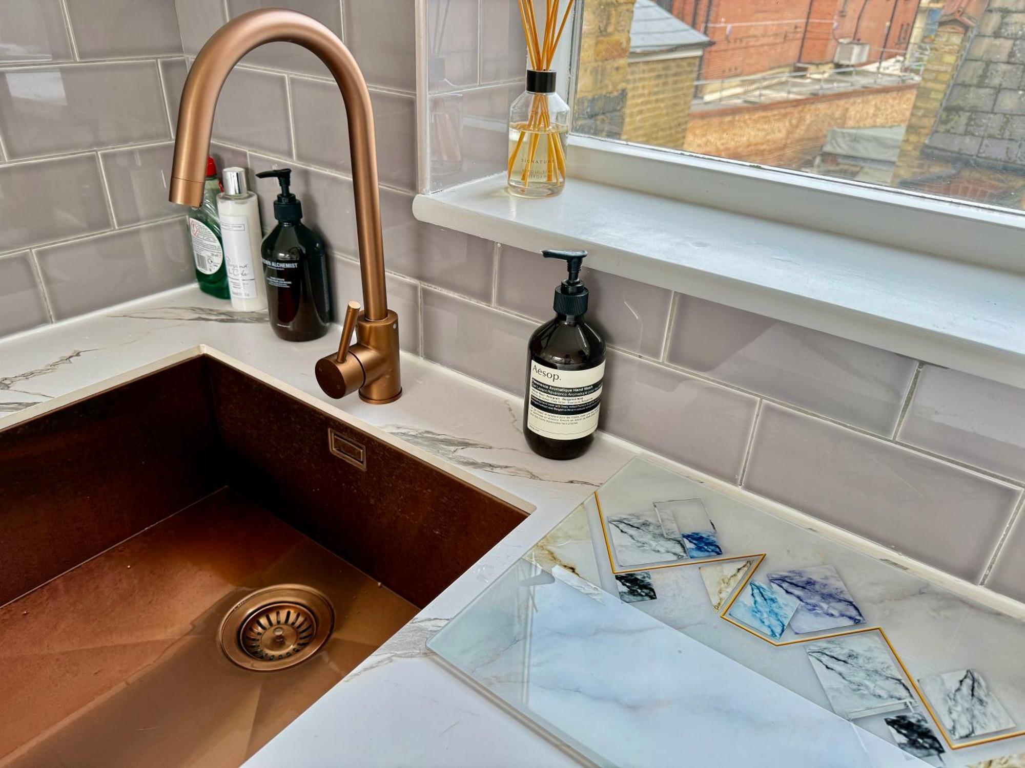 Central, Modern, Westfield, Close To Tube Station * London