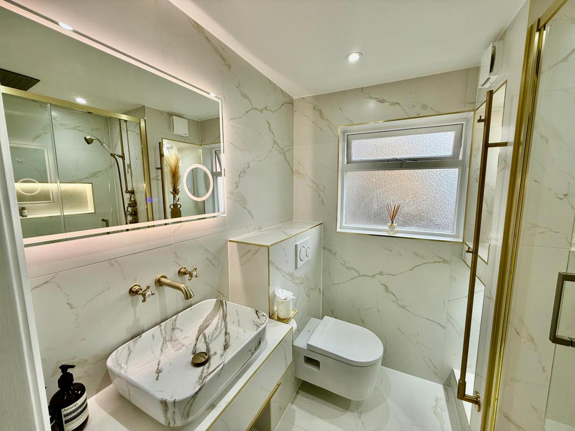 Apartment Central, Modern, Westfield, Close To Tube Station