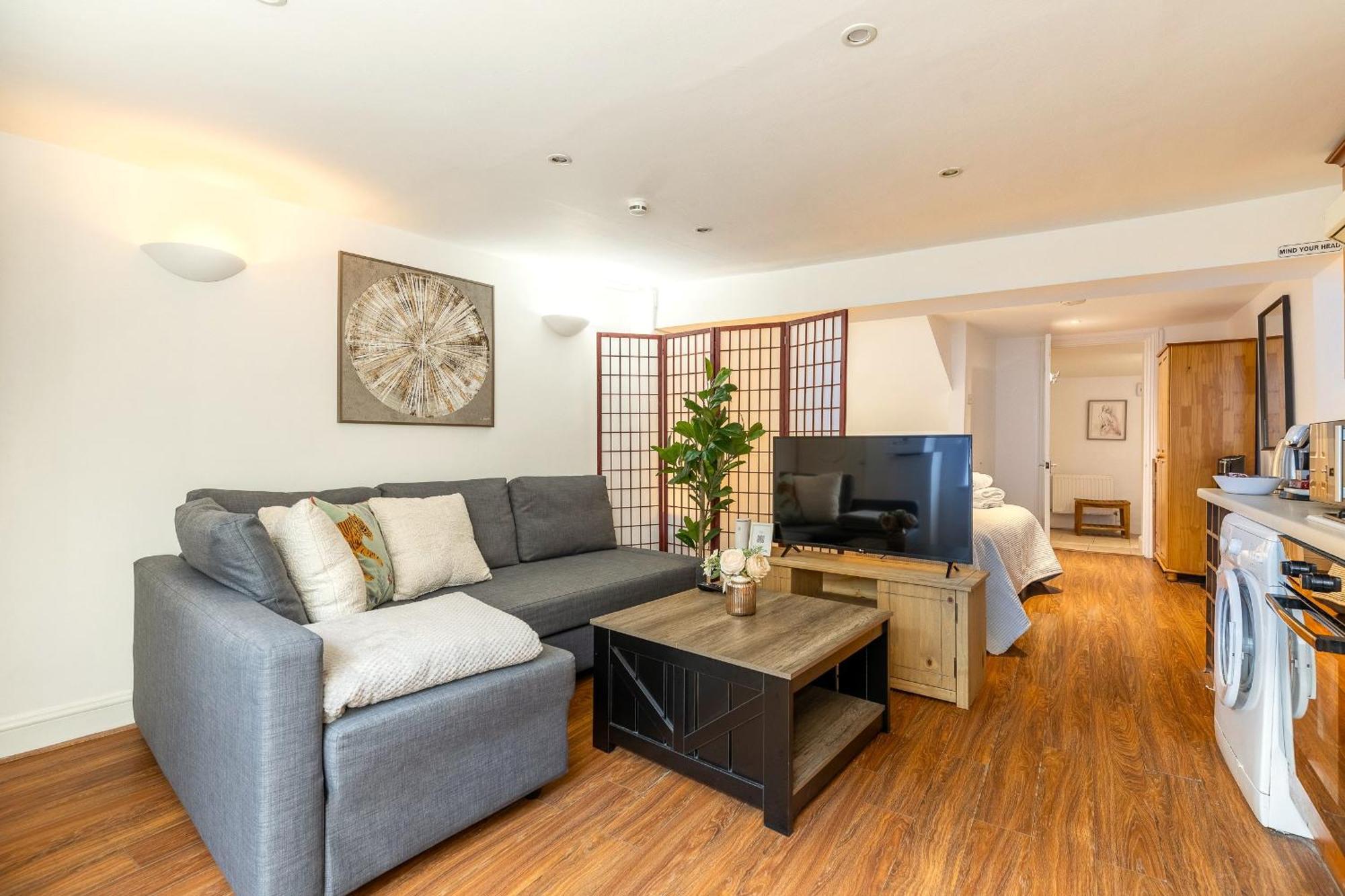 Albert Apt Londres
