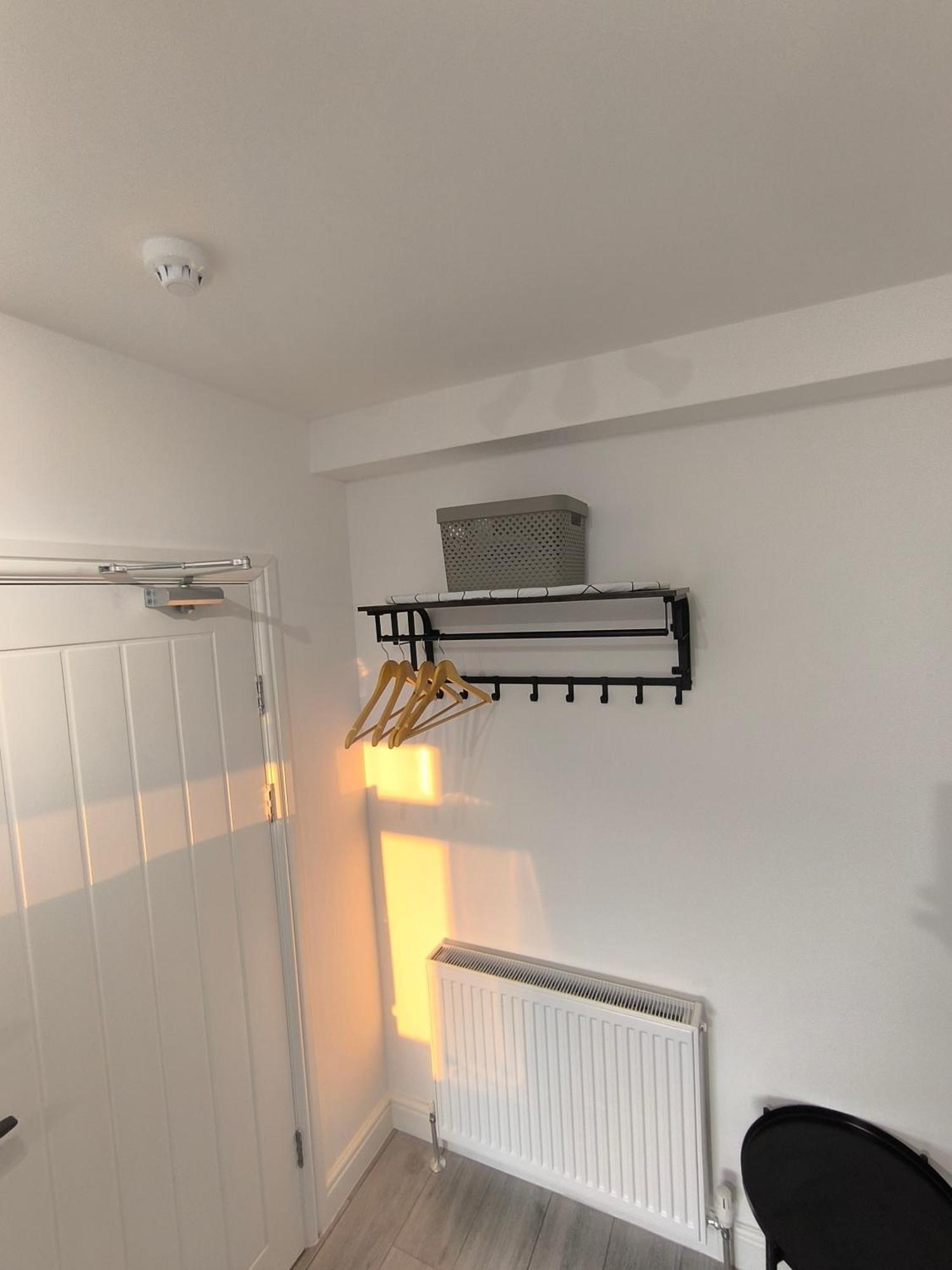 Full Equiped Rooms, Tooting Broadway Station * Londres