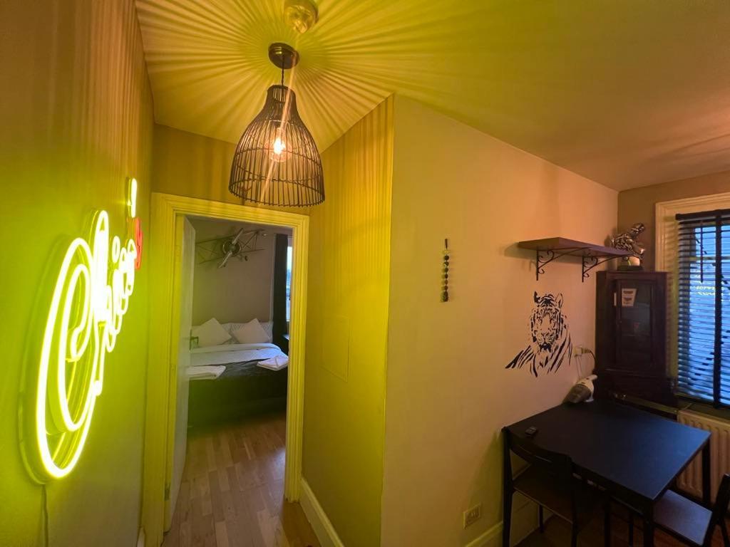 Studio London * Londres