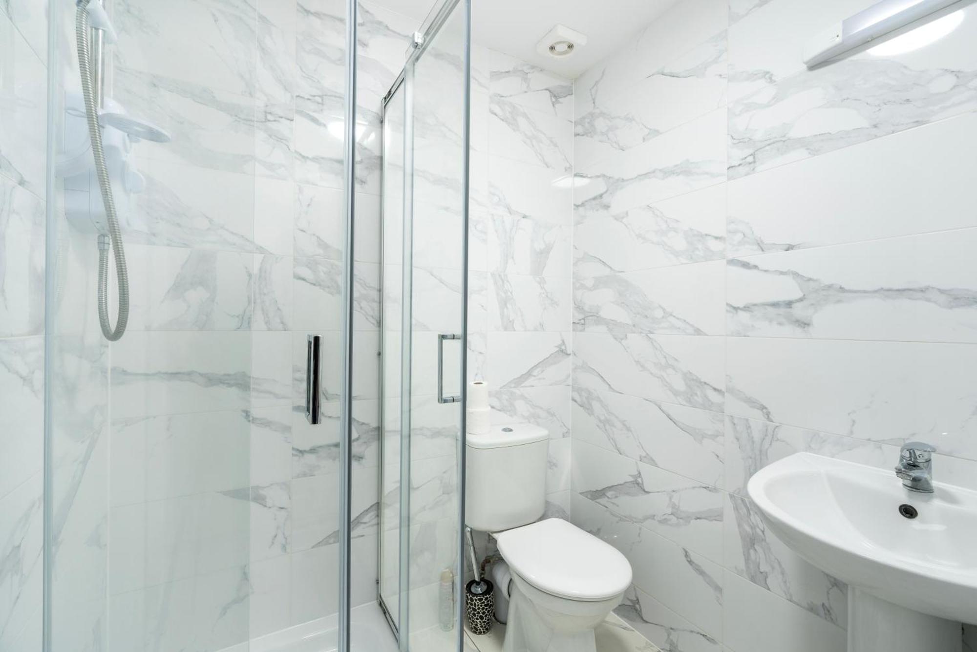Flat Near By Kensington Olympia Exhibition-2 Bedroom Appartement *