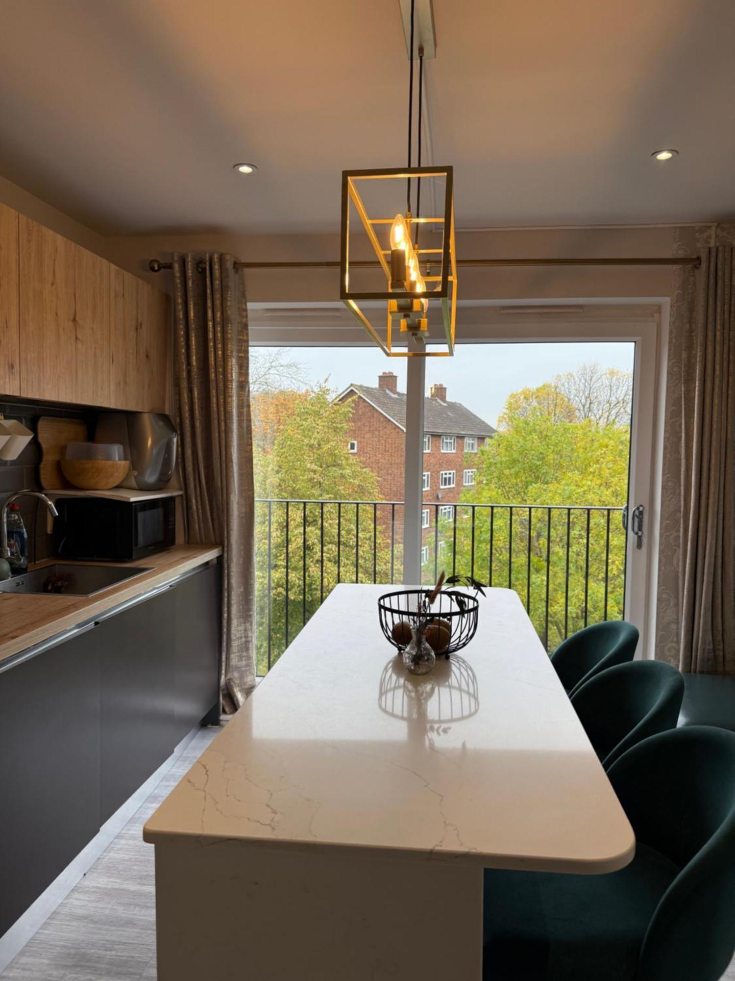 Luxury Spacious Flat Close To Londen