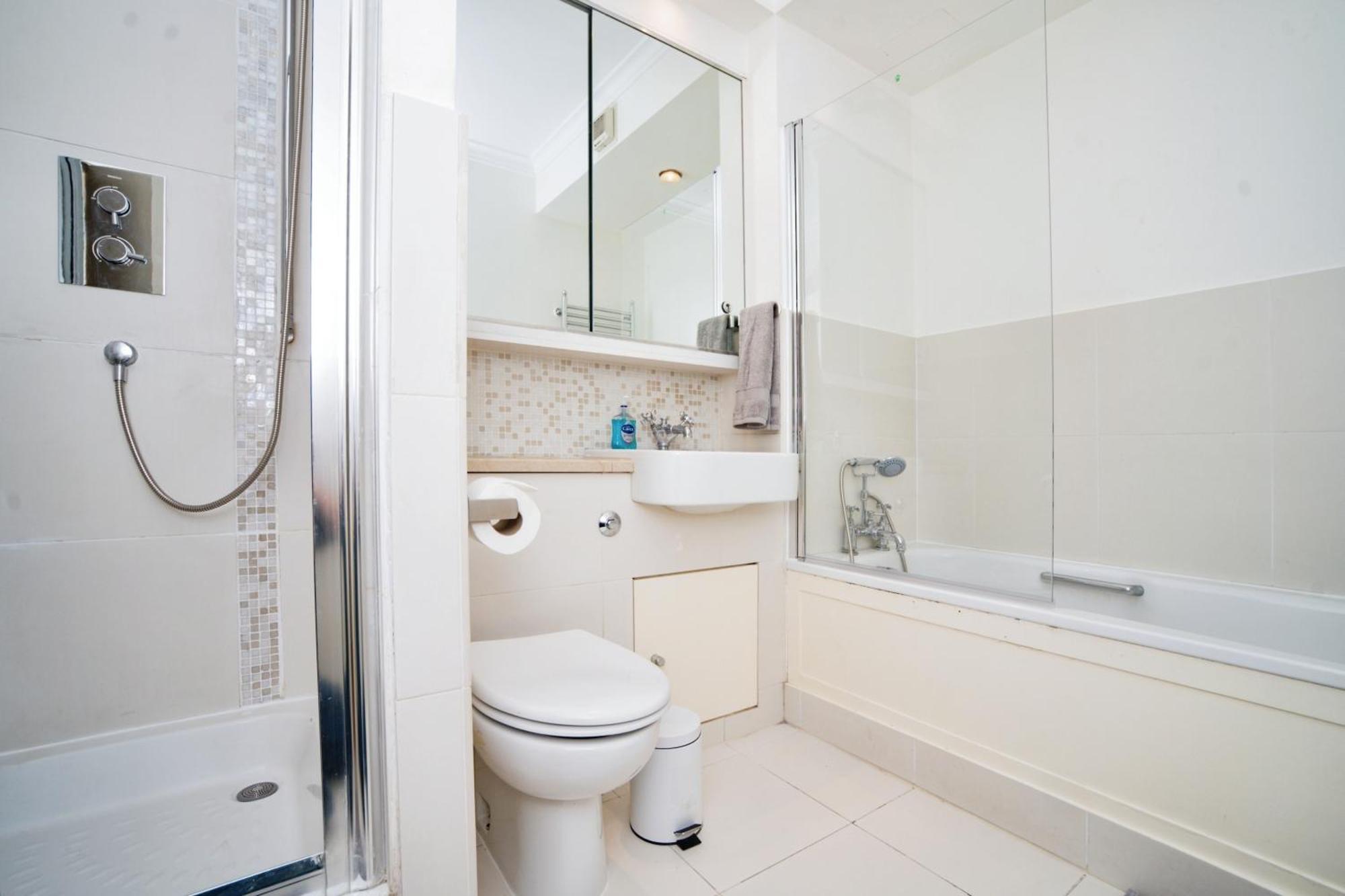 2 Bed Eye 1 Appartement
