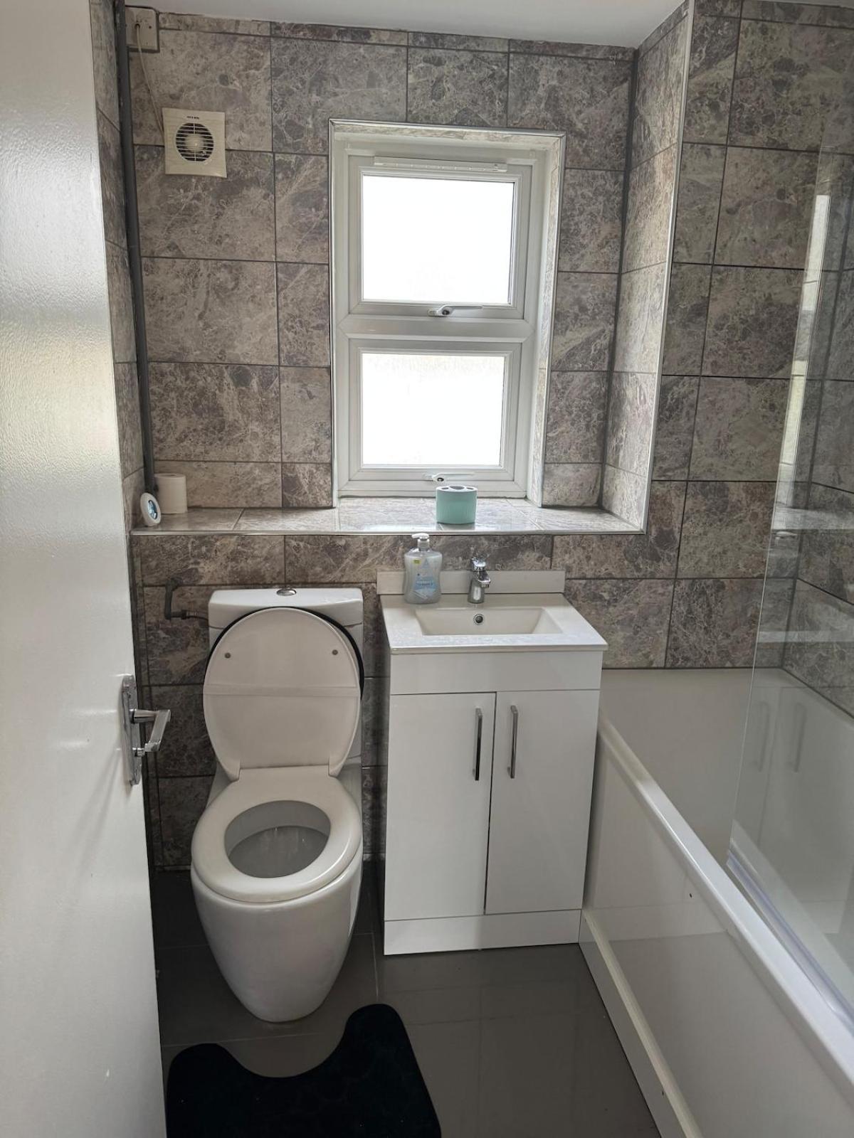 Modern 2 Bedroom Terrace Appartement