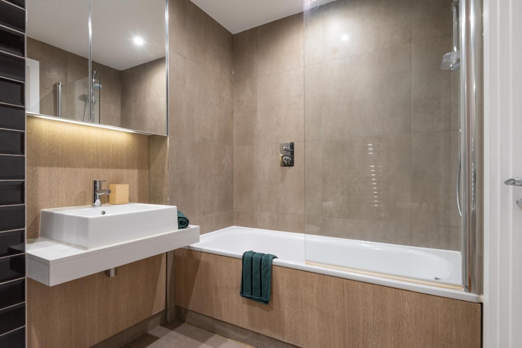 Appartement Montana - Modern Comfort & Prime Location *