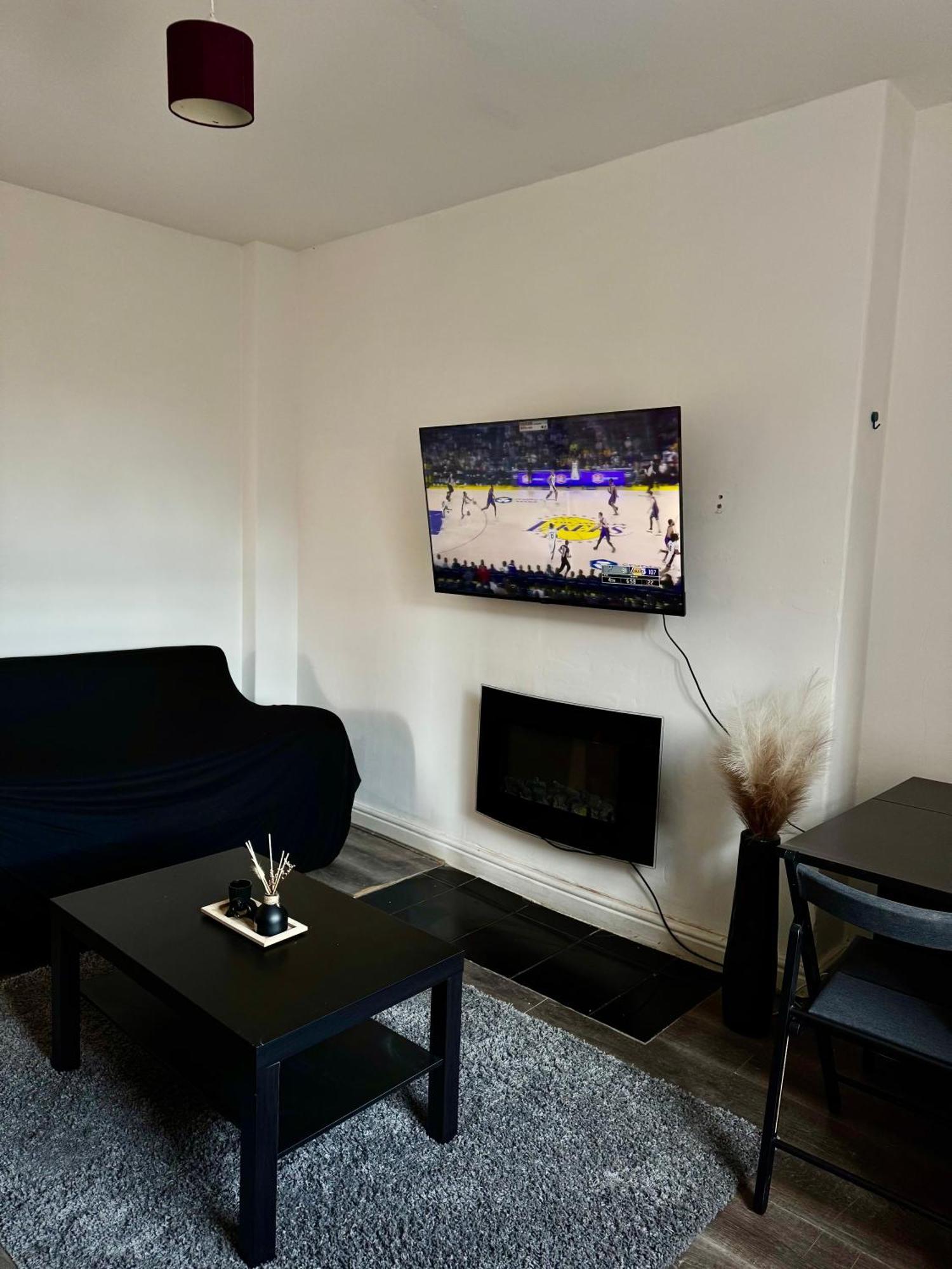 Modern Flat Overlooking Shoreditch * Londres