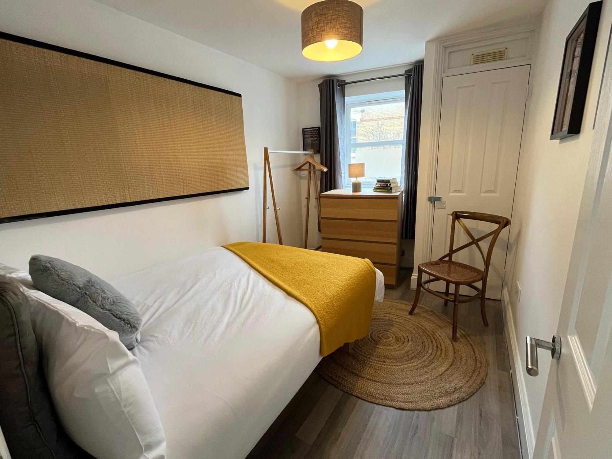 Apartment Spacious 2 Bedroom *