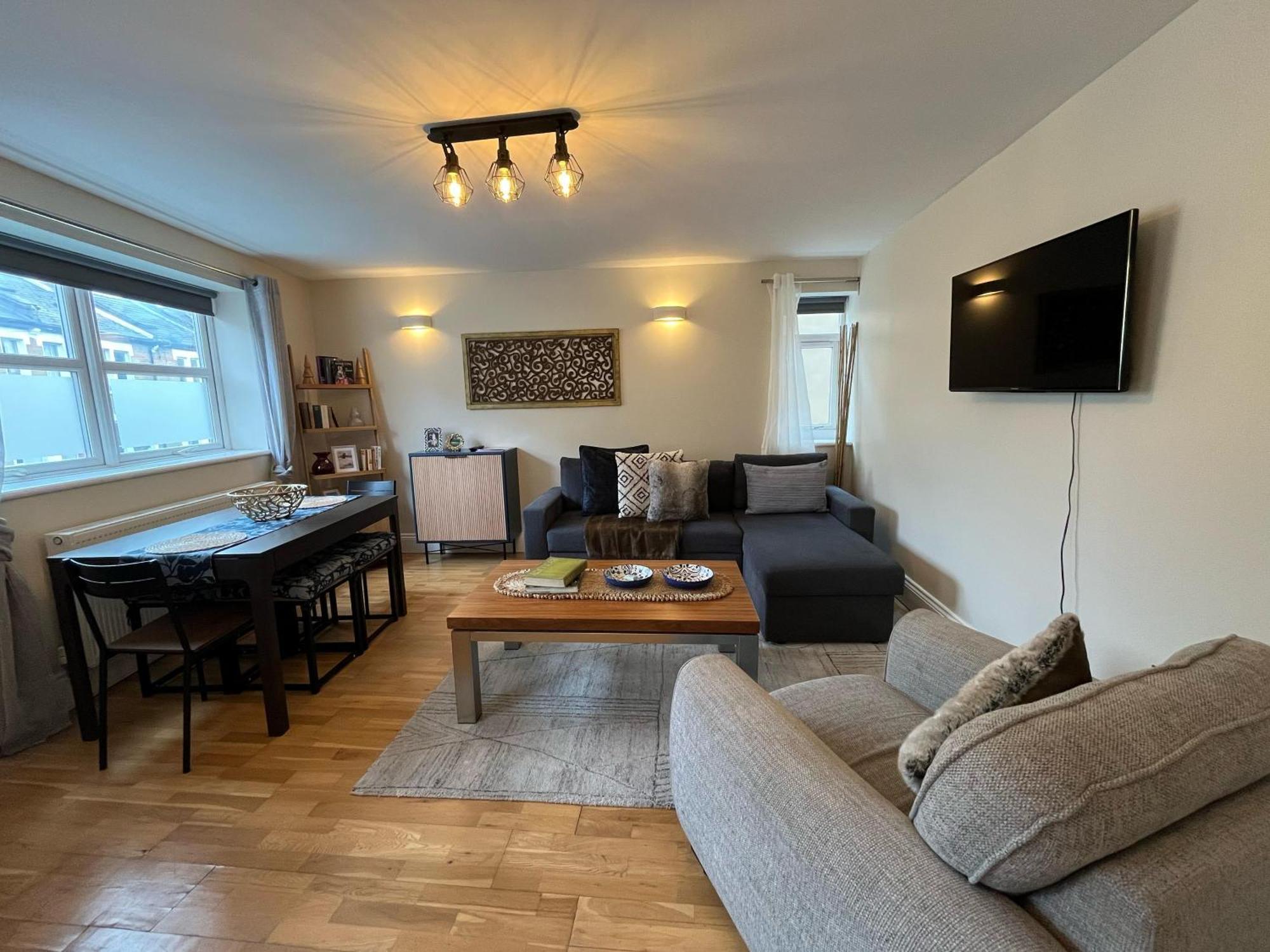 Spacious 2 Bedroom Londres