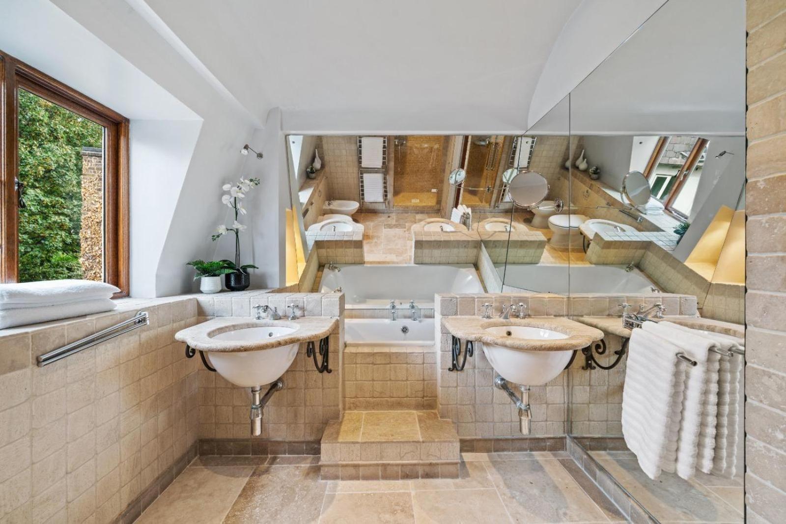 Hébergement de vacances Luxurious 4 Bedroom In Kensington