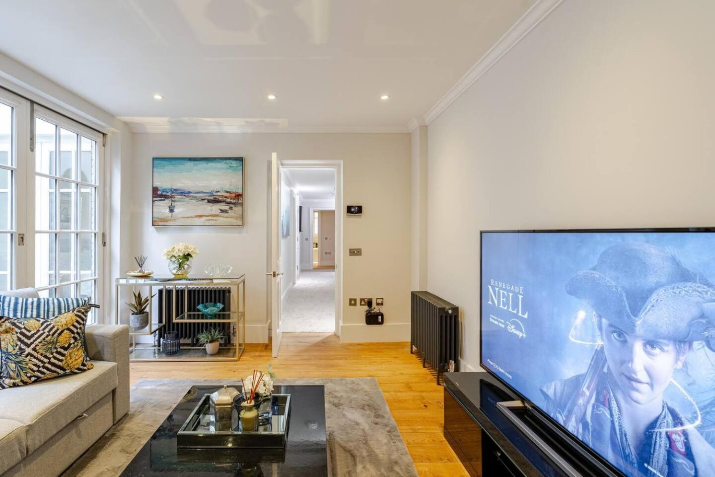 Lavish Designer 3 Bed Near Oxford Street