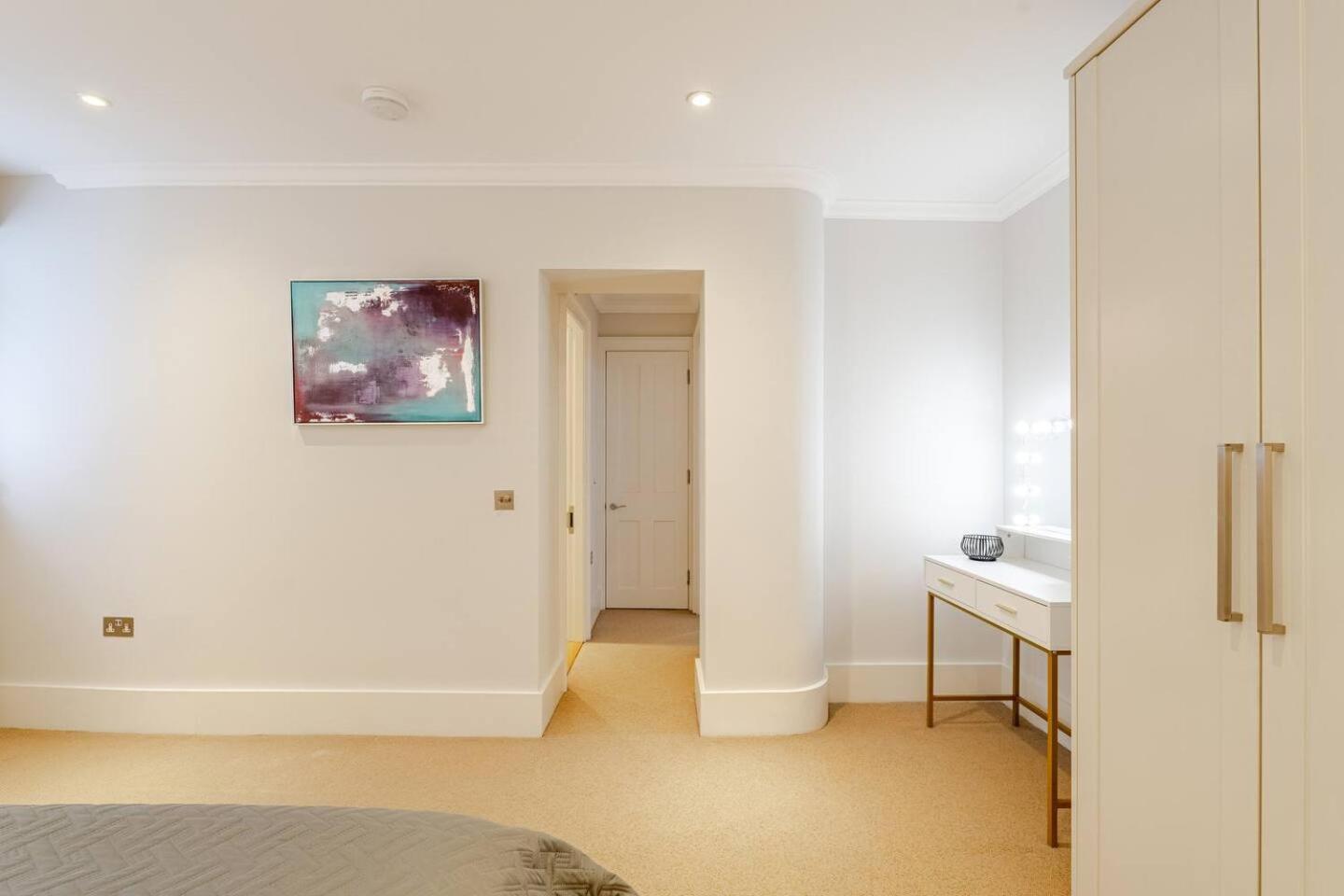 Apartment Lavish Designer 3 Bed Near Oxford Street