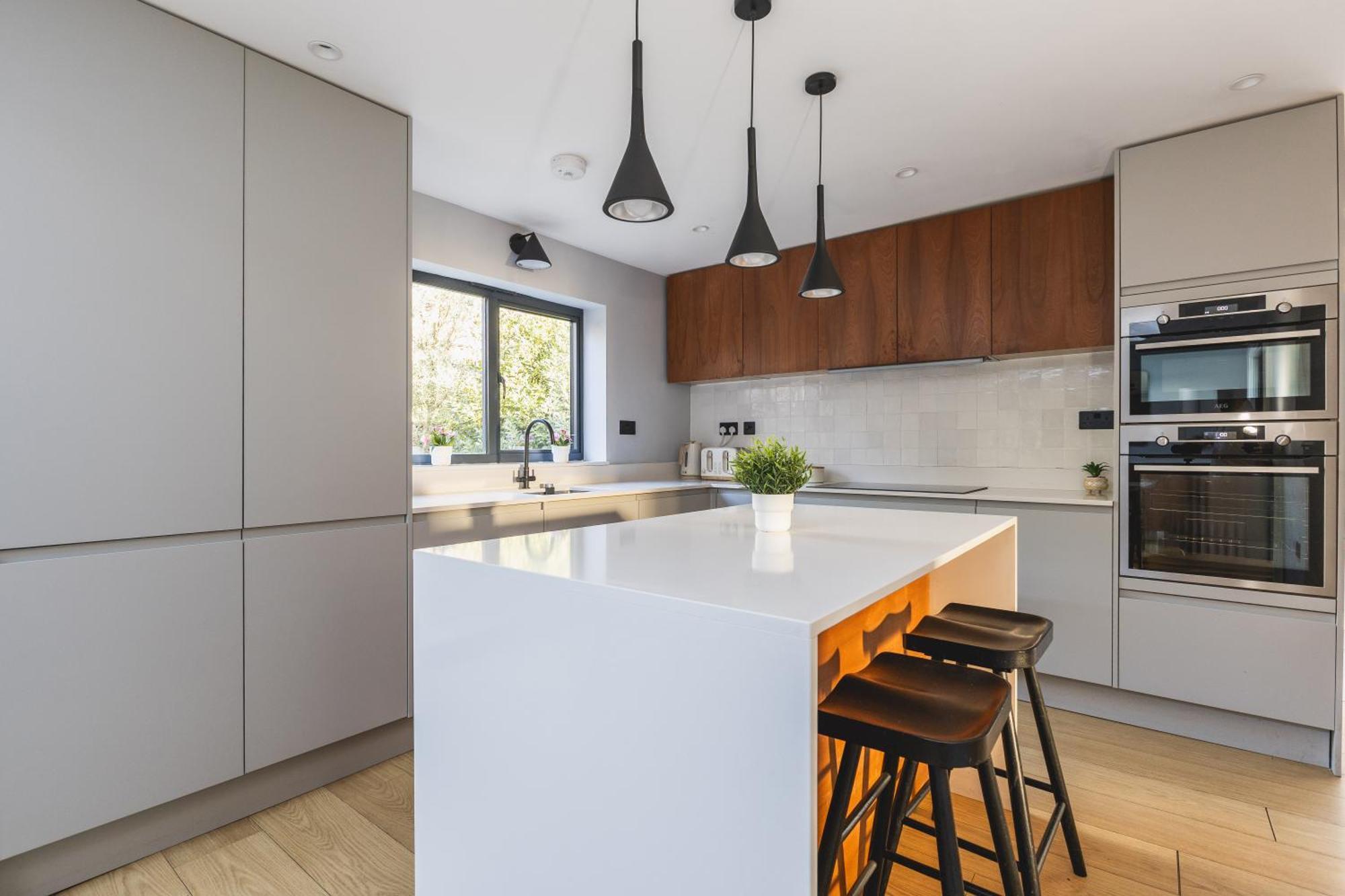 Upscale House In Acton East Londres