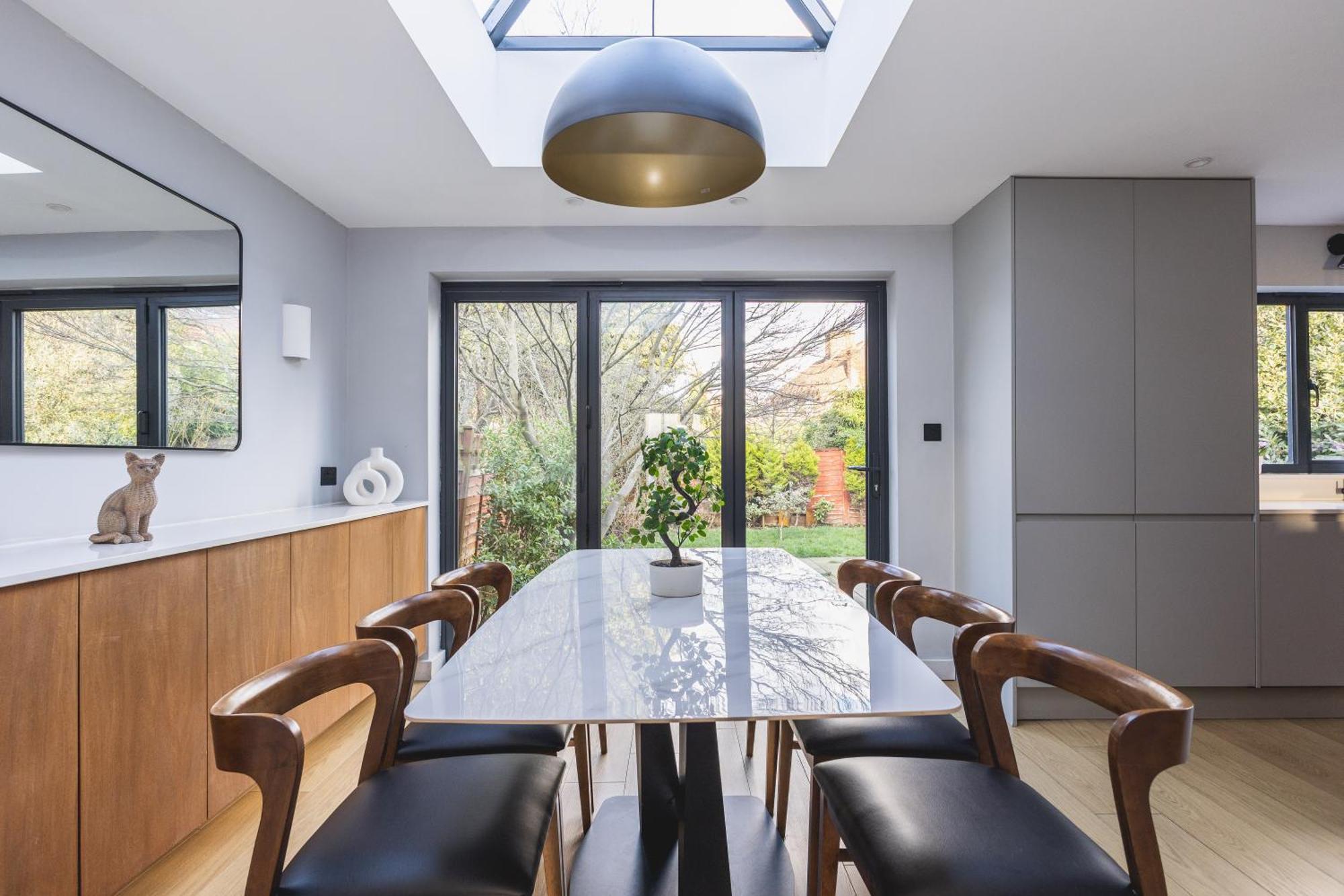 Appartement Upscale House In Acton East *