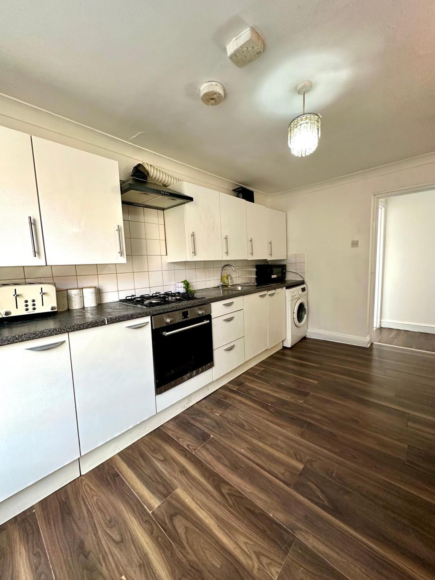 Spacious 4- Bedroom Flat! Kings Cross, St Pancras * Londres