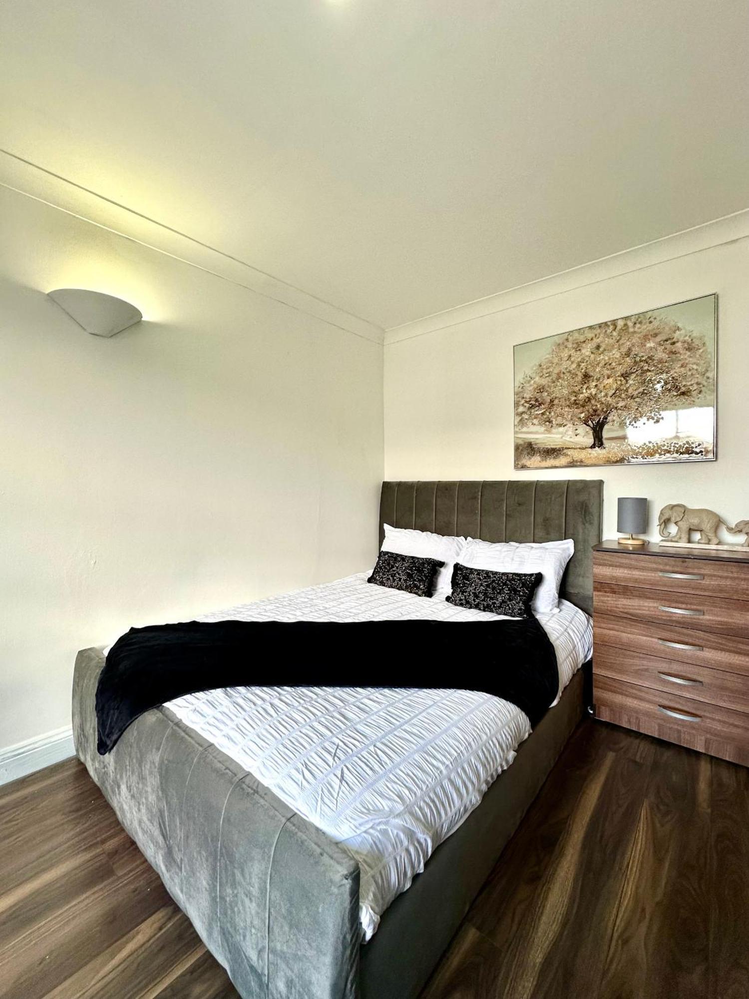 Spacious 4- Bedroom Flat! Kings Cross, St Pancras * Londres