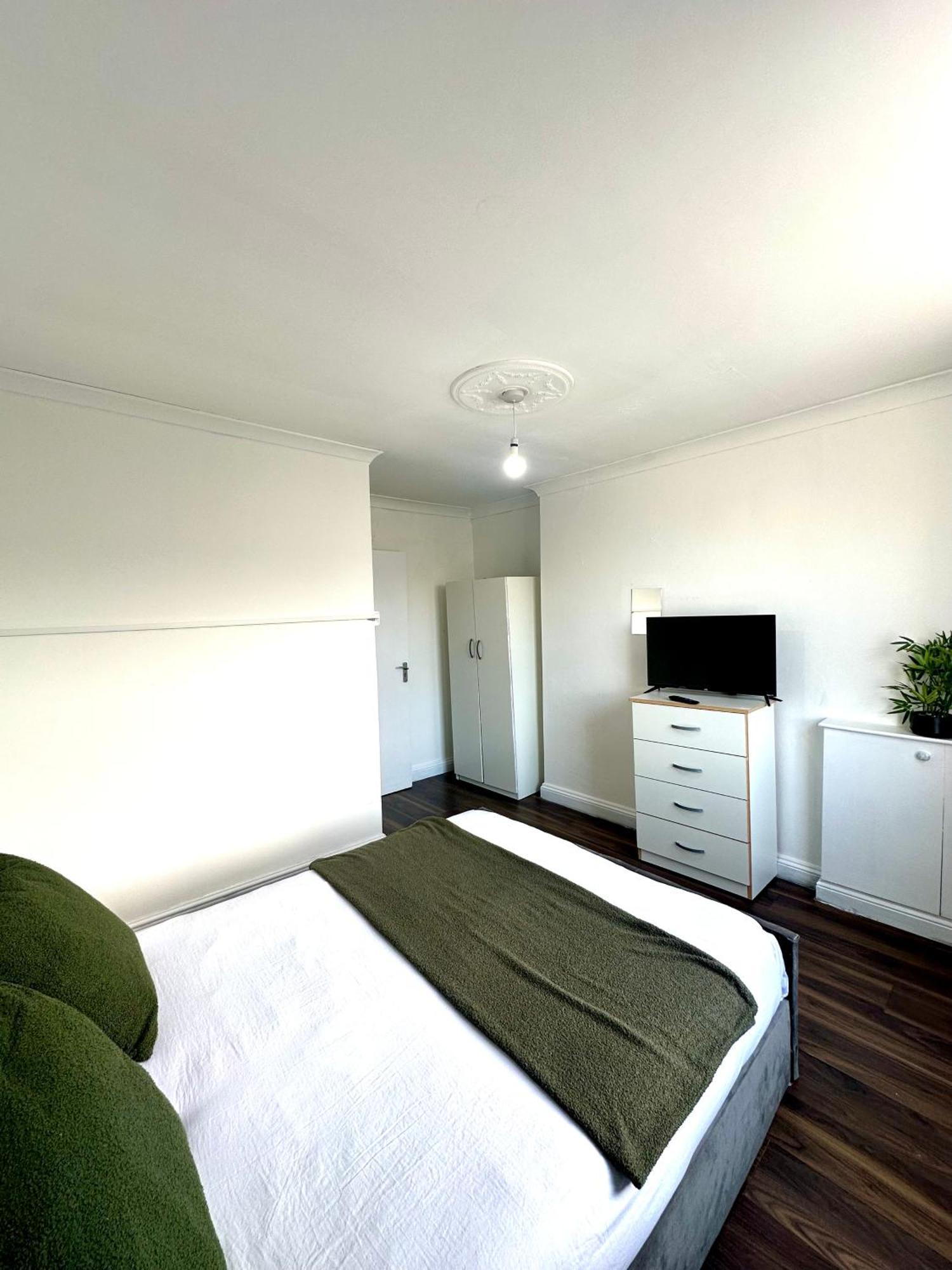 Spacious 4- Bedroom Flat! Kings Cross, St Pancras Appartement