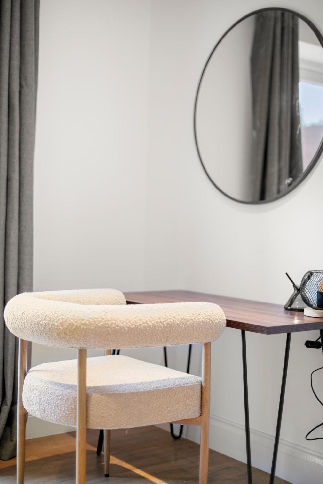 Stylish I Extended I Free Parking Apartment London