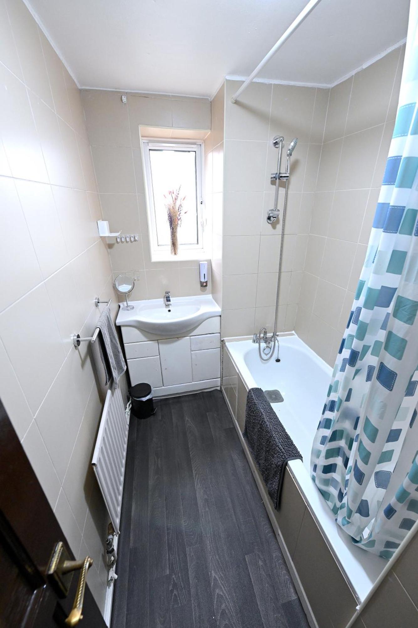 Stunning 2-bedroom Appartement *