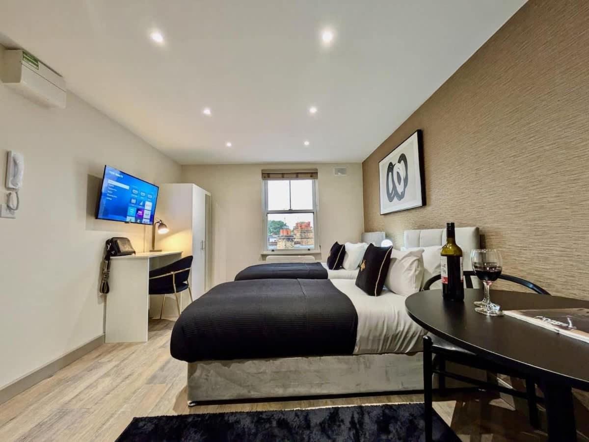 King-smart Tv-full Kitchen-5mins To Transport-desk Appartement *