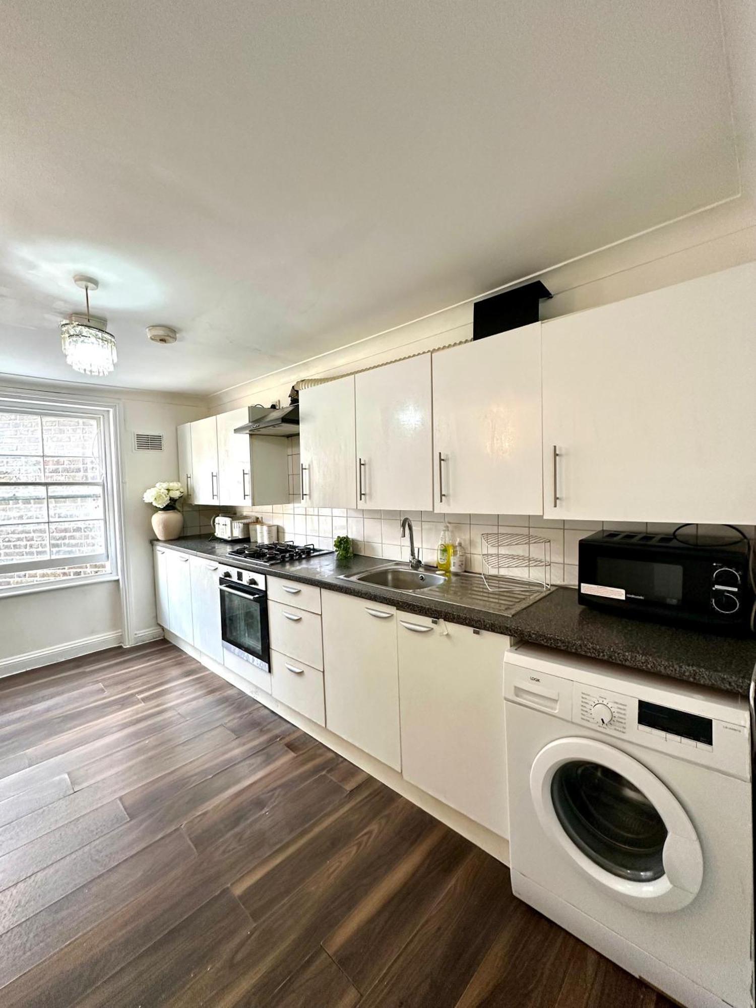 Stunning 4 Bedroom Flat In Kingscross, St Pancras! *
