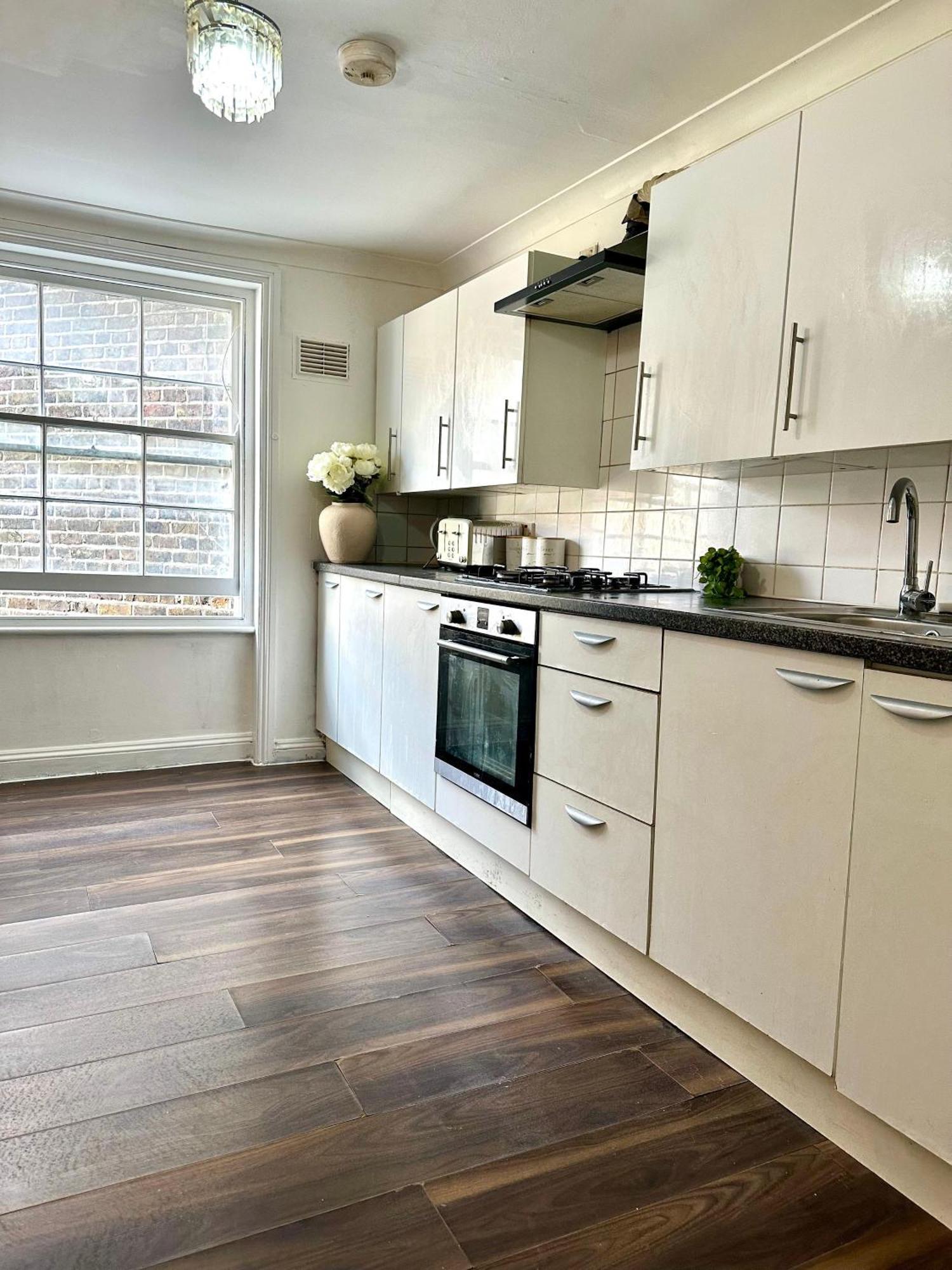 Stunning 4 Bedroom Flat In Kingscross, St Pancras! Appartement *