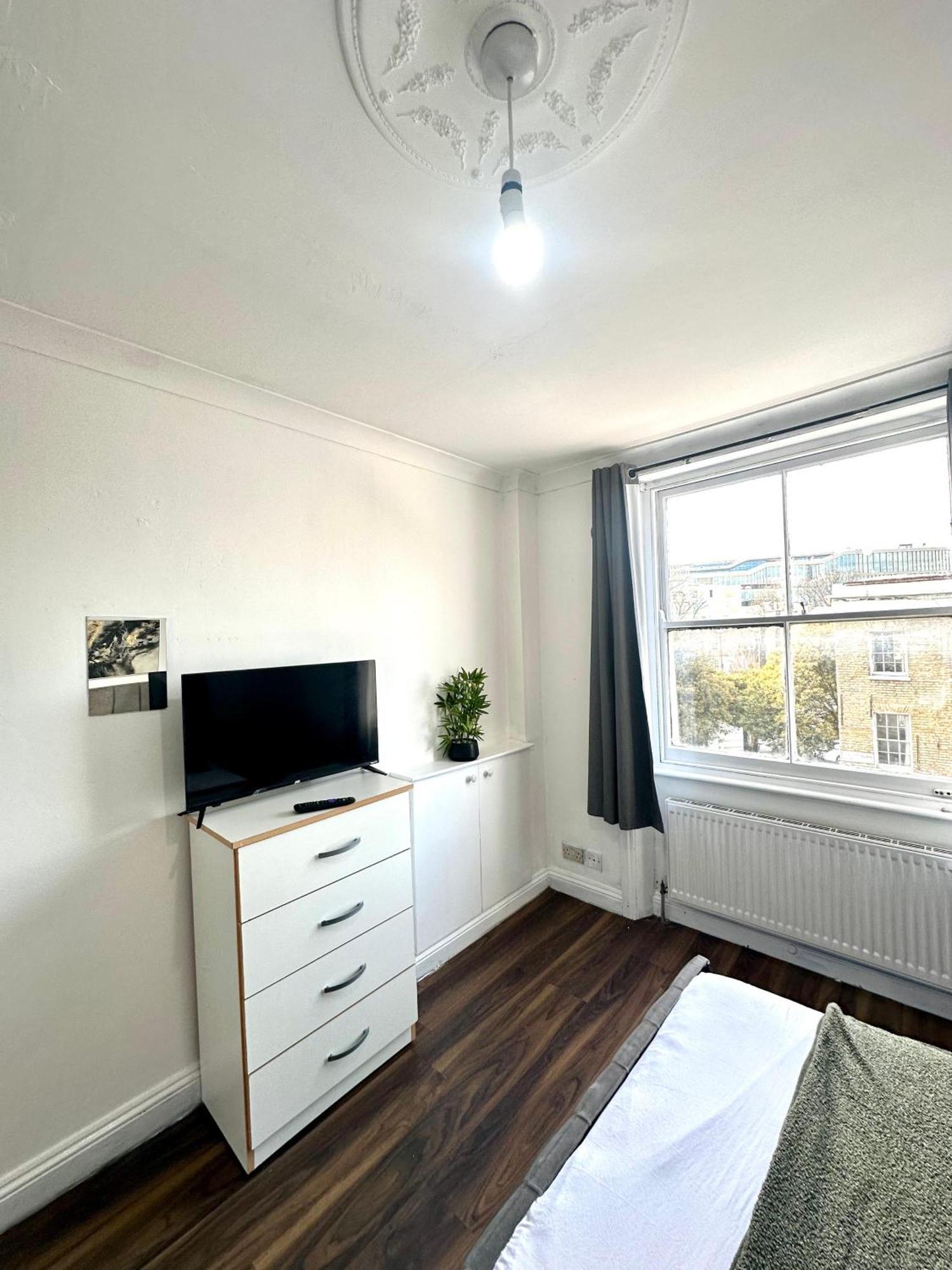 Stunning 4 Bedroom Flat In Kingscross, St Pancras! *