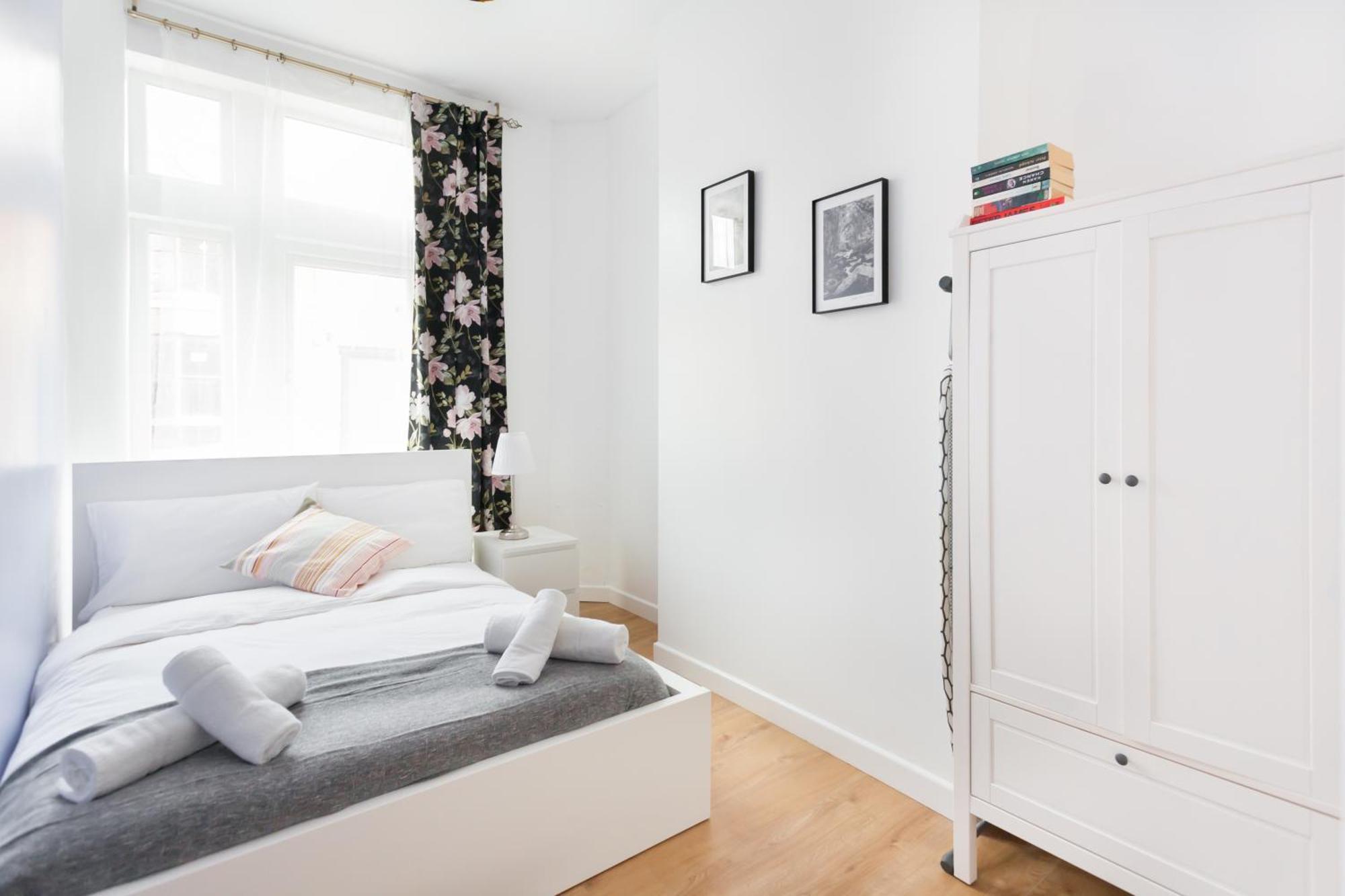 Apartment Brilliant 2 Bedrooms Flat Next To The Station
