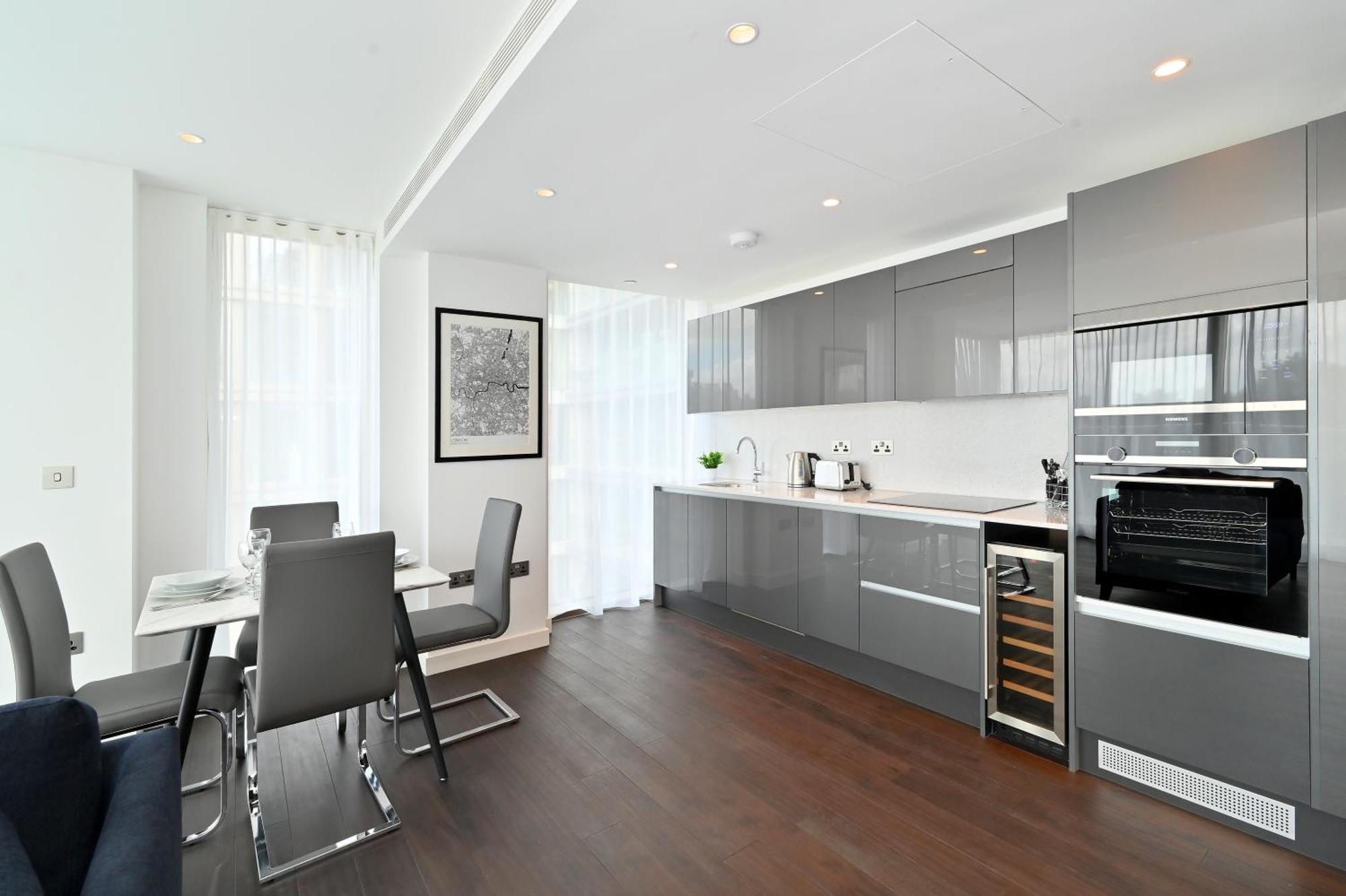 Access Tower Hill Apartamento