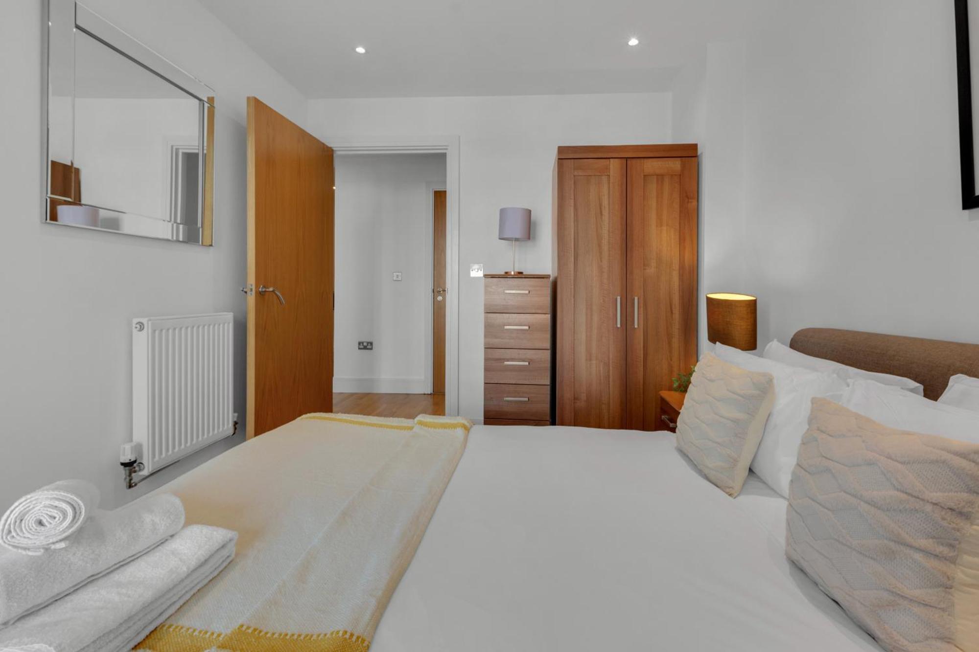 Mysquare Two Bedroom Serviced In Indescon Square Appartement *