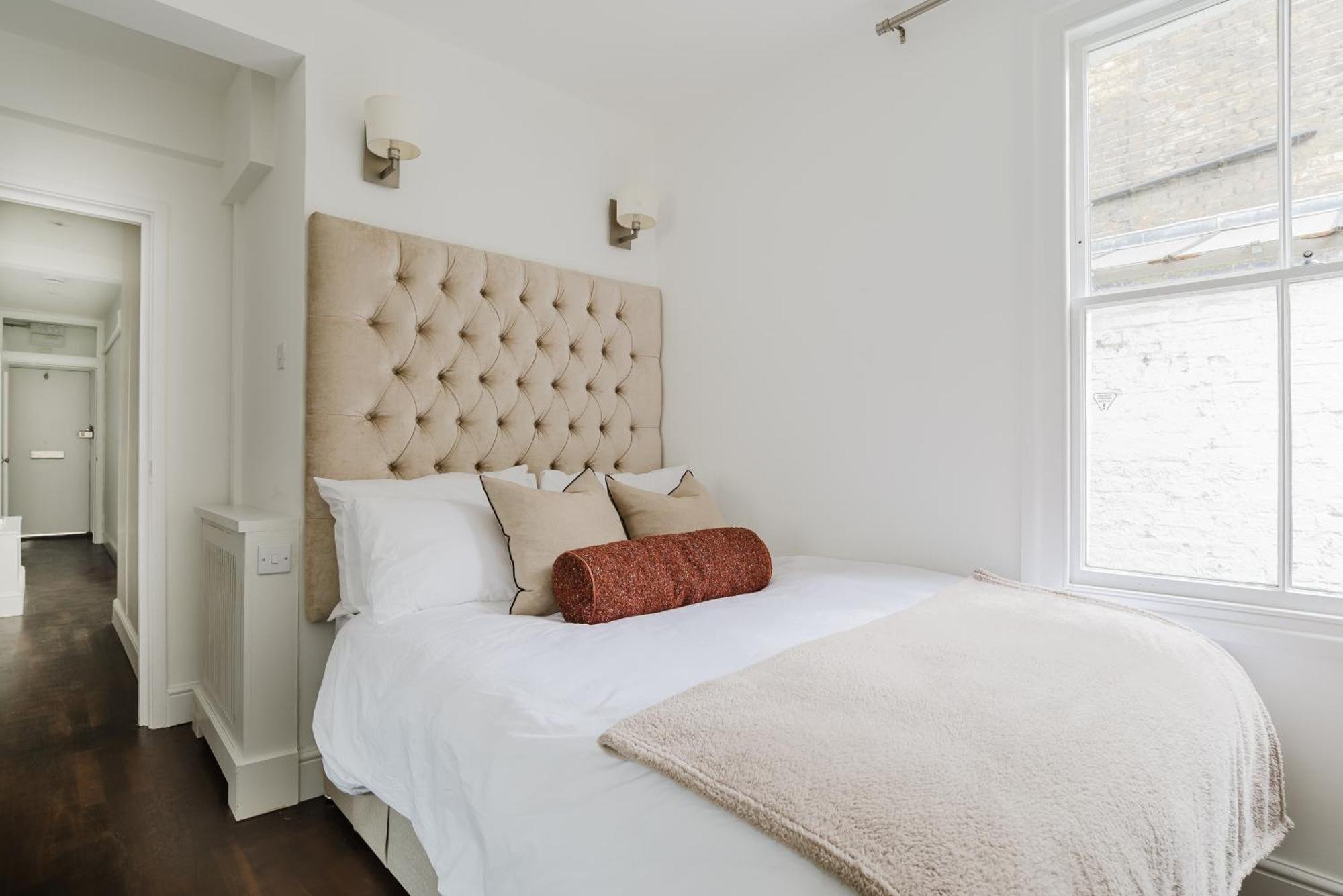 Specious Bright Flat With Garden In