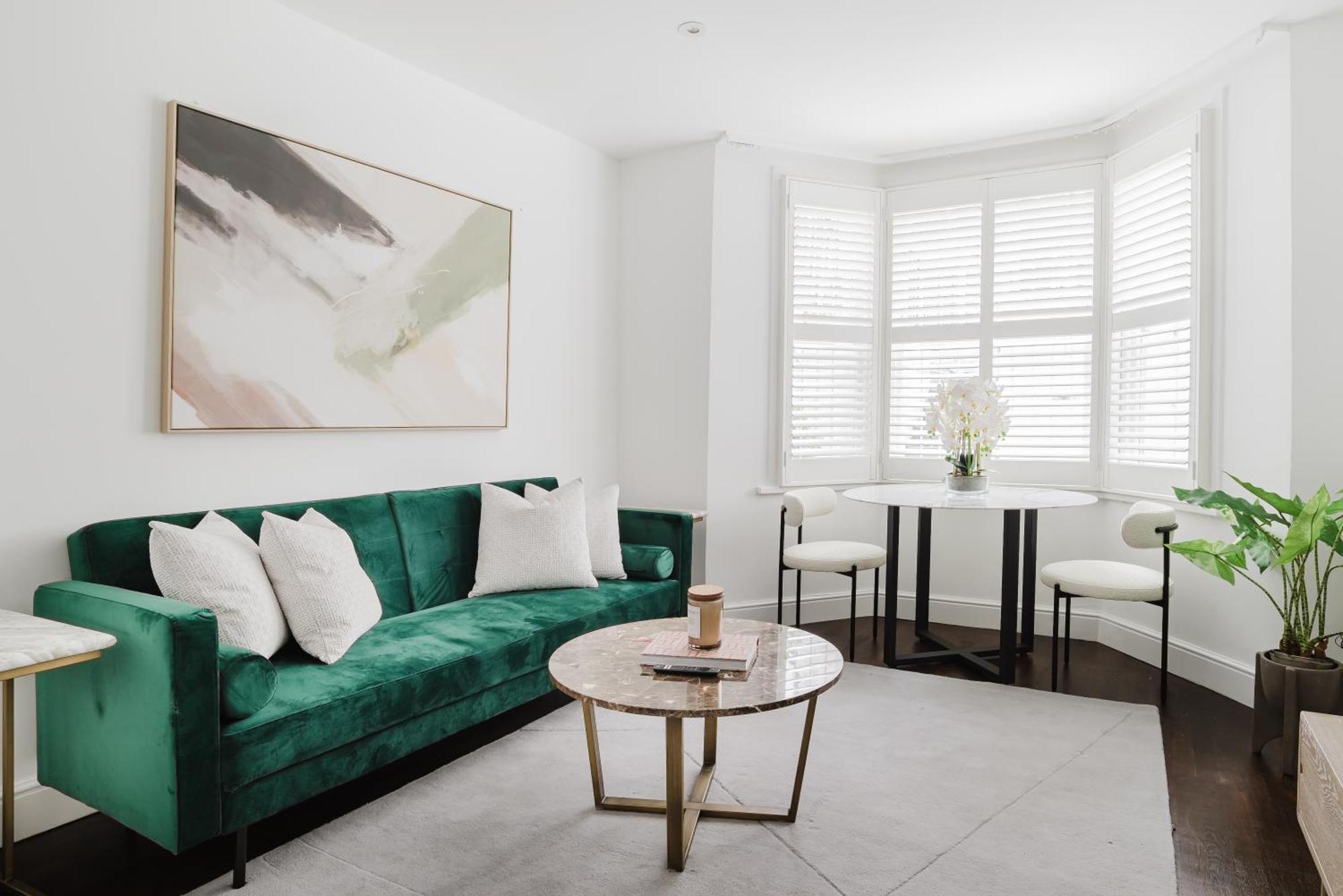 Specious Bright Flat With Garden In Apartamento