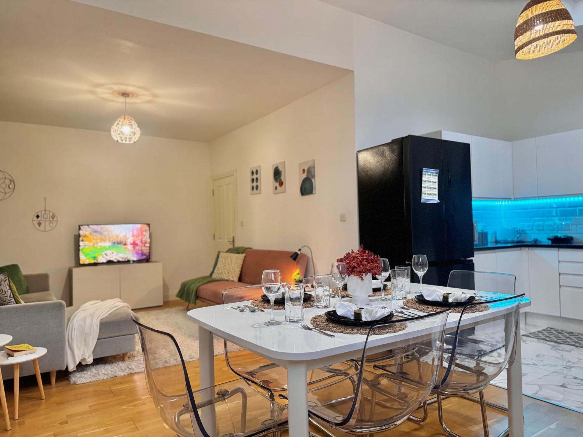 Modern 1-bed 30min To & Parking Apartamento