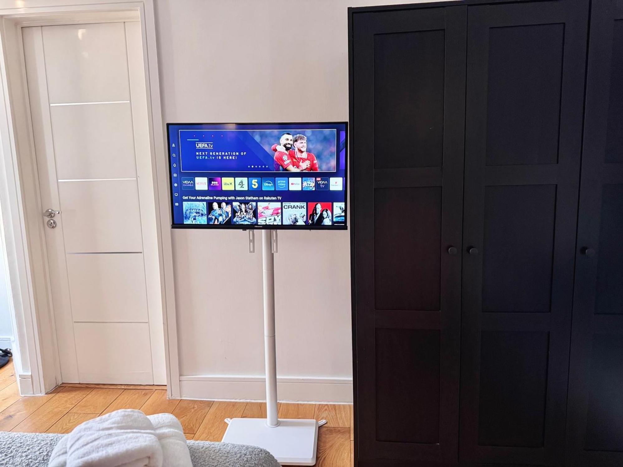 En-suites With Free Parking 30min To Maison d'hôtes *