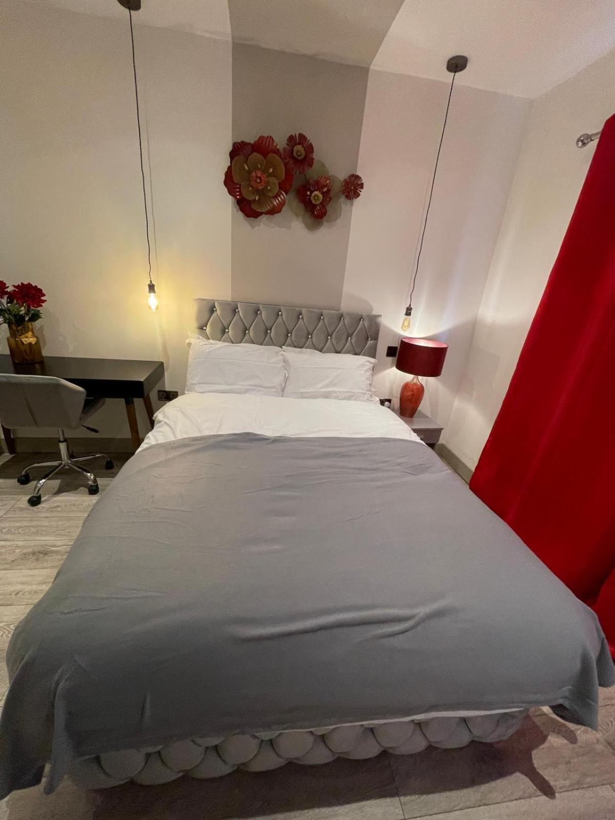 Letzi Private En-suite Near Wembley * Londres