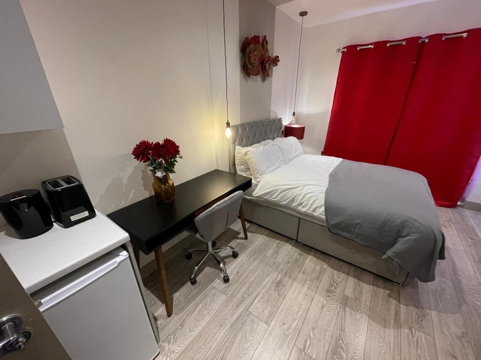 Pensión Letzi Private En-suite Near Wembley *