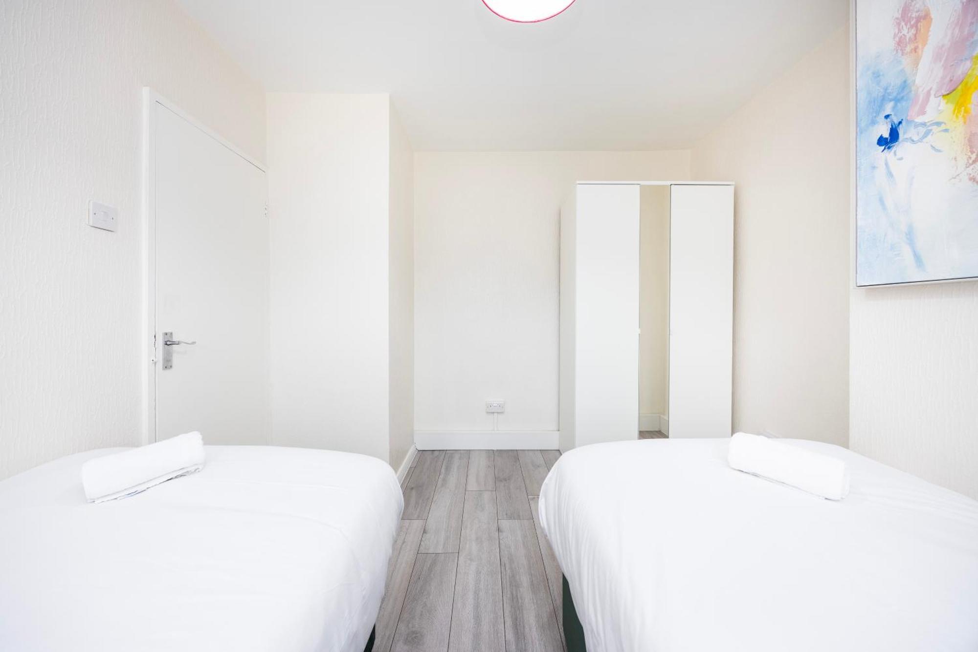 Garland Modern Close To Station 3 Bedroom Appartement Londres